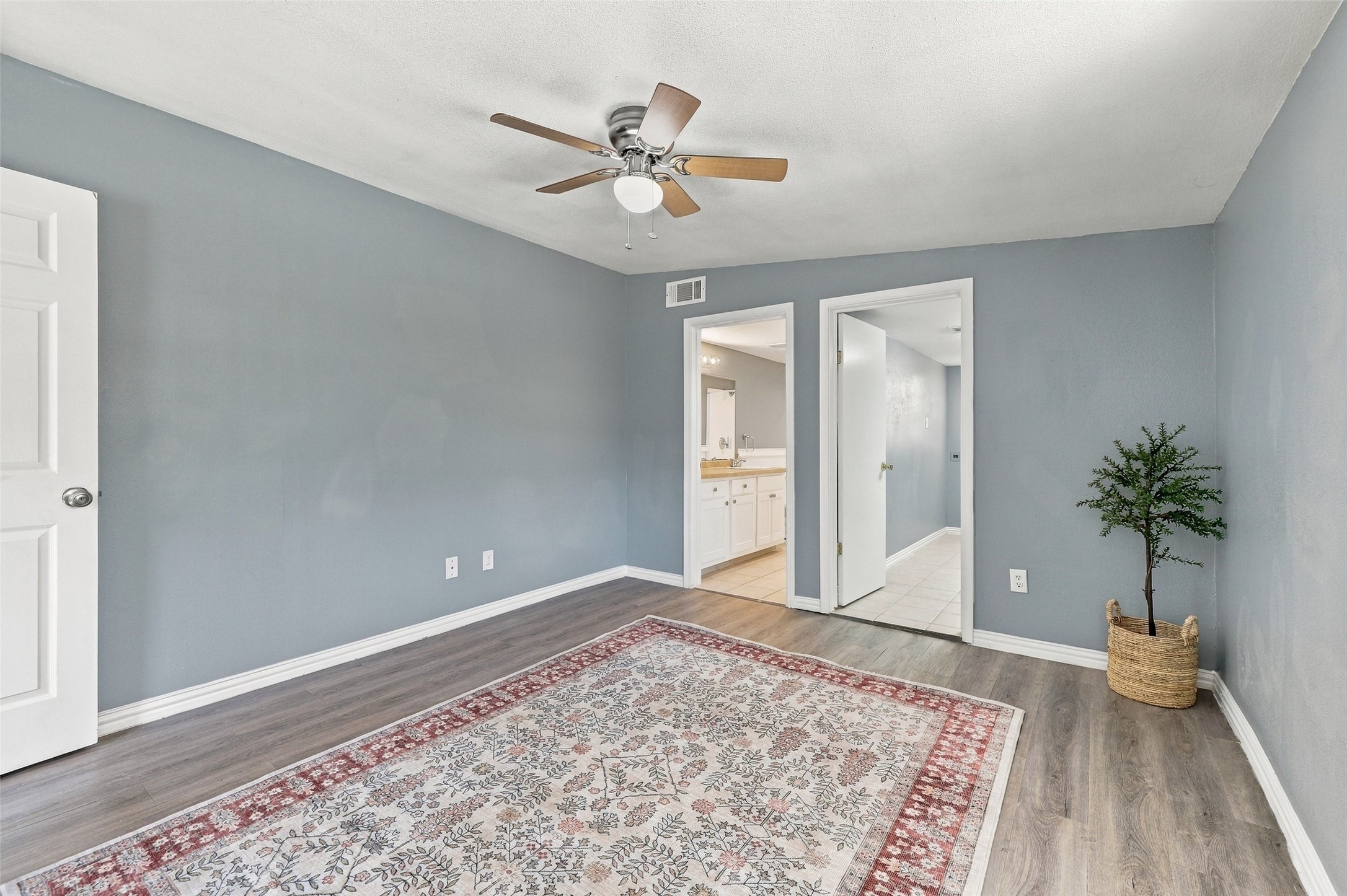 2530 W Elm Street