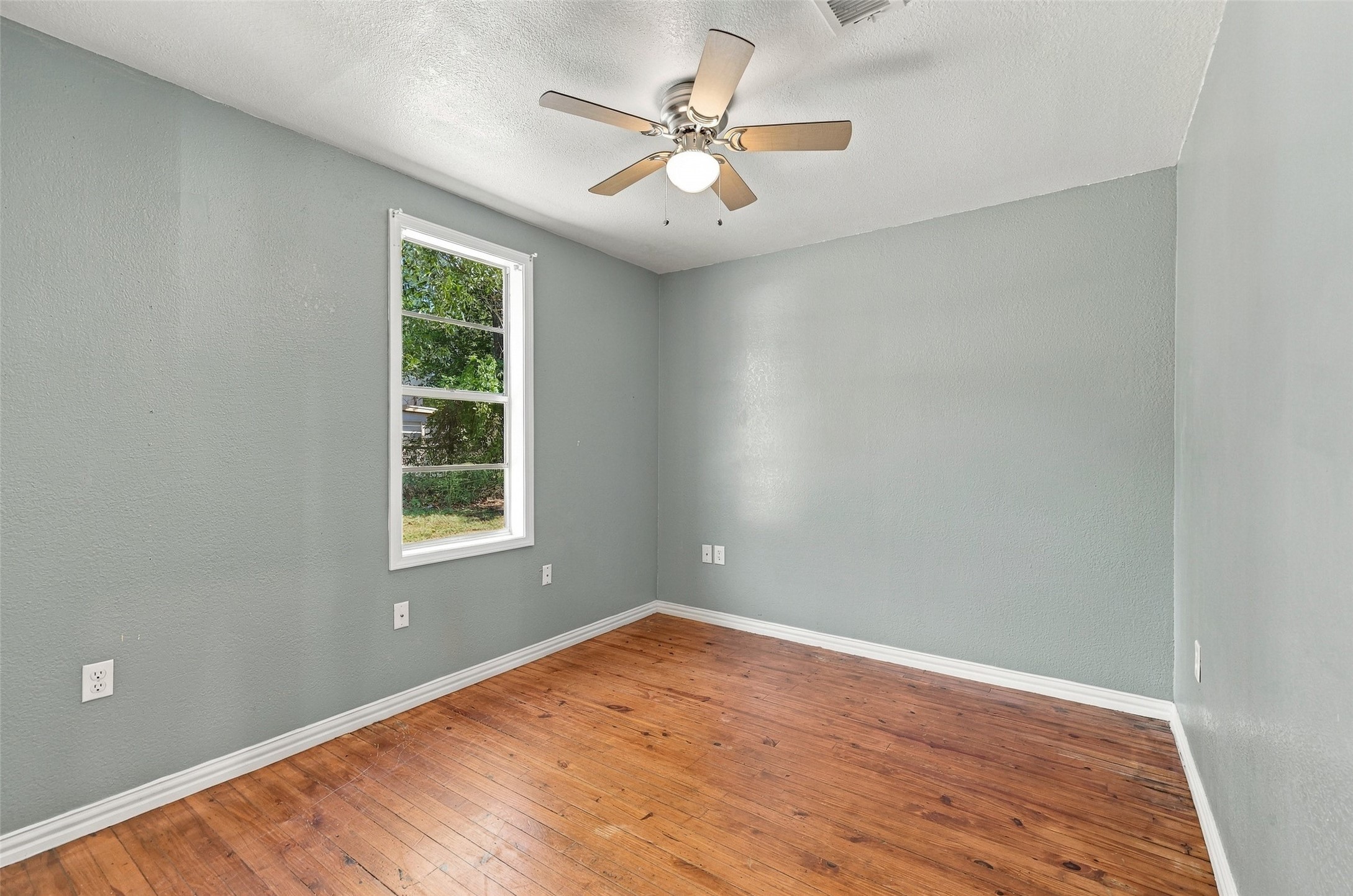 2530 W Elm Street