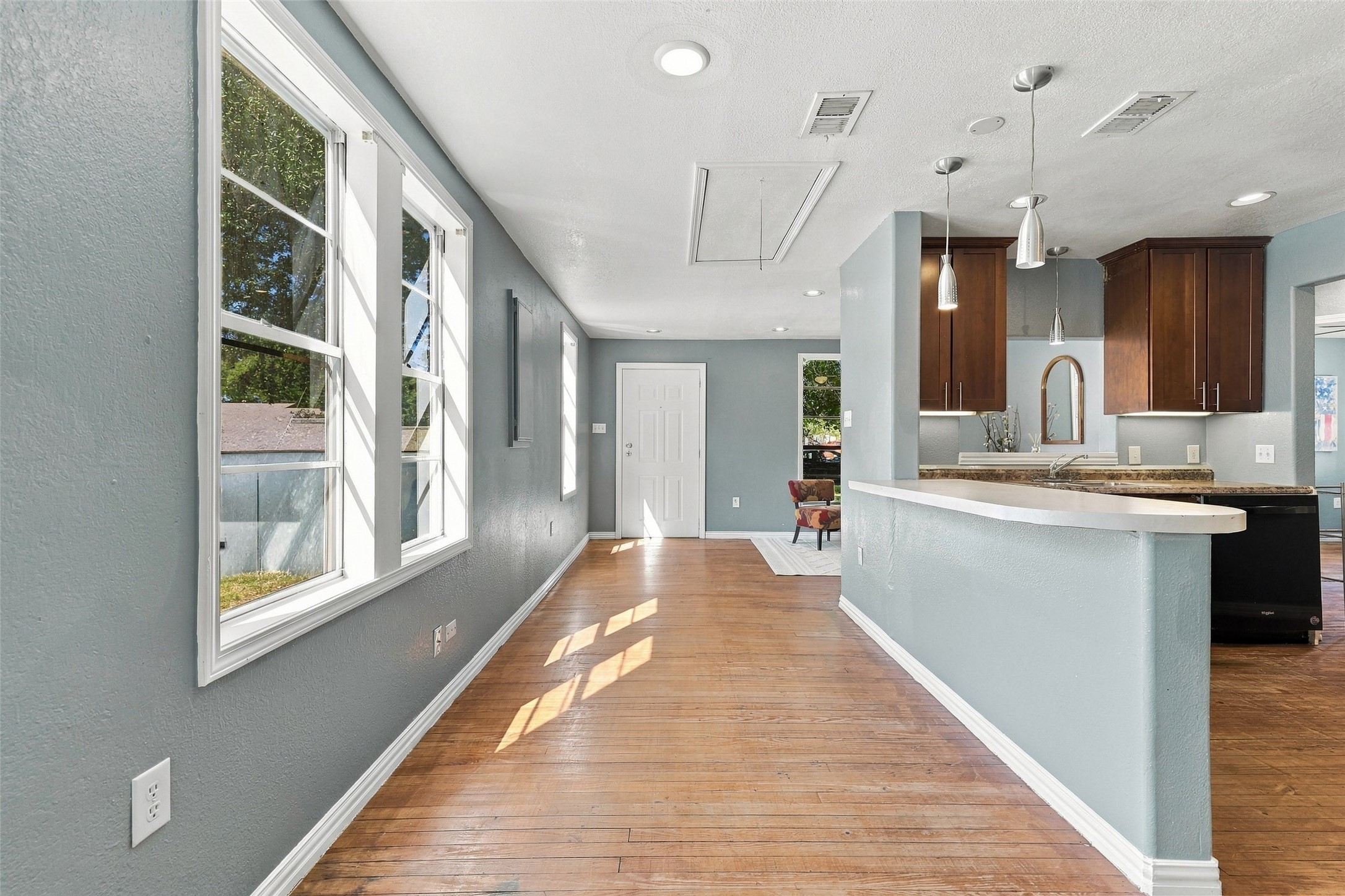 2530 W Elm Street