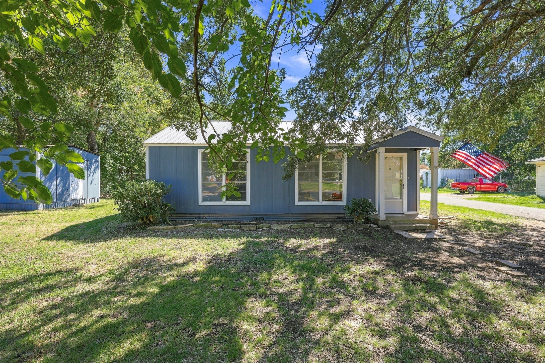 2530 W Elm Street