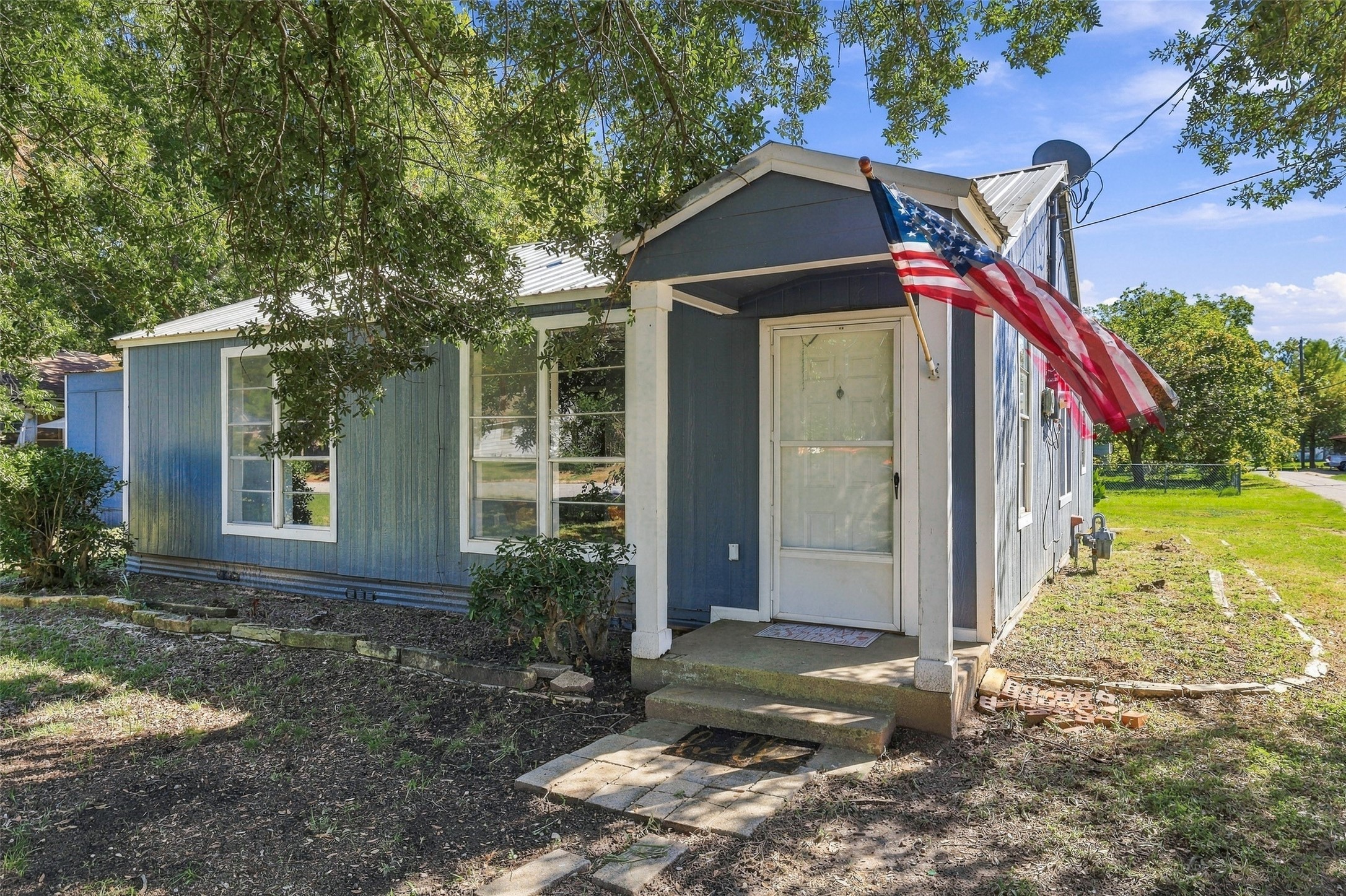 2530 W Elm Street