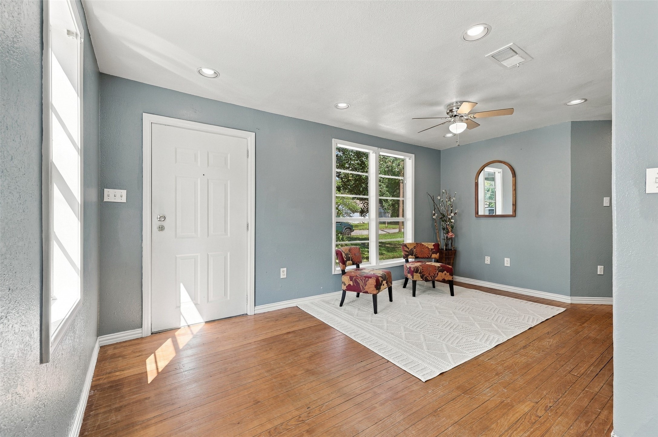2530 W Elm Street