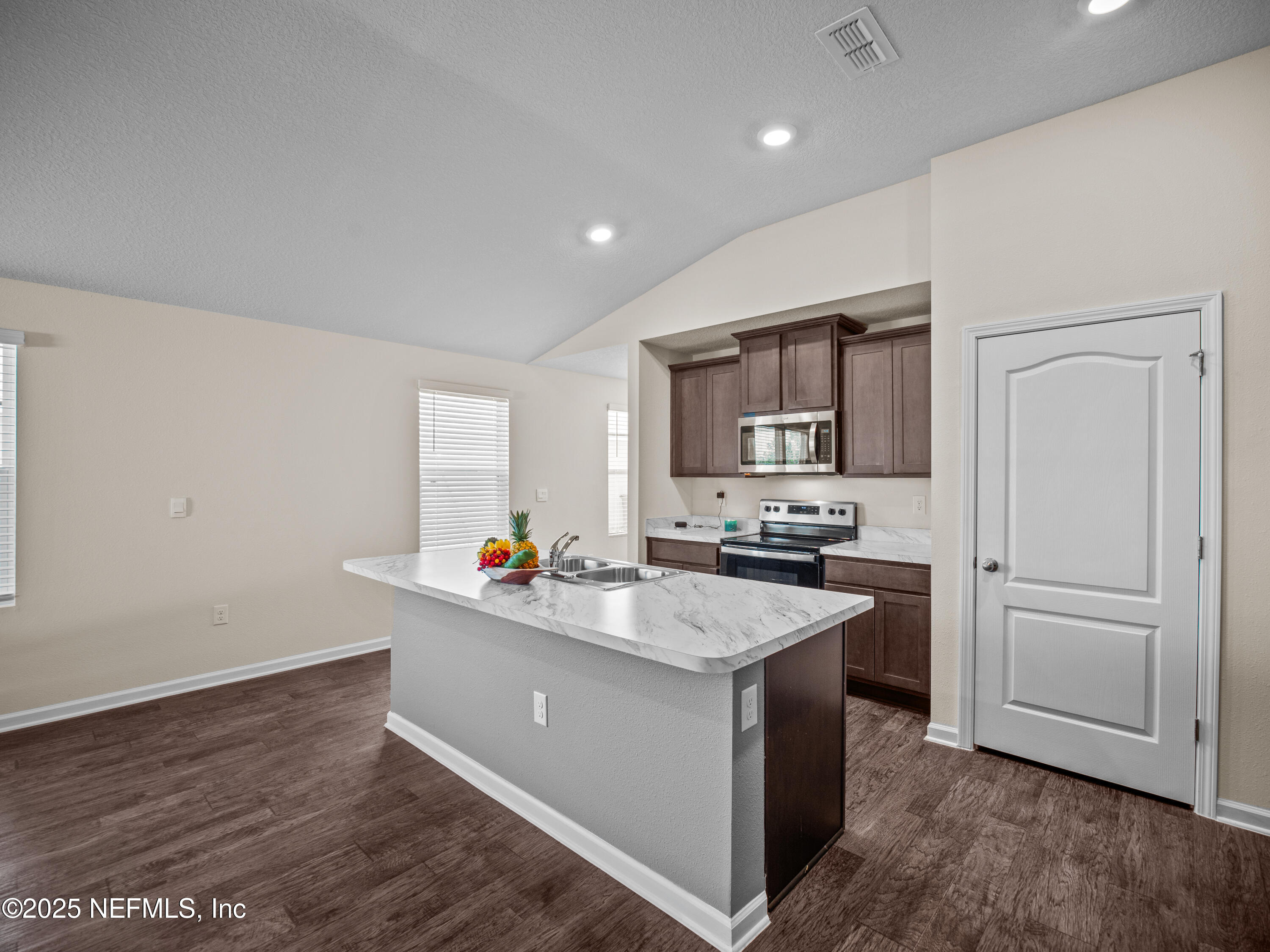 6512 BUCKING BRONCO Drive