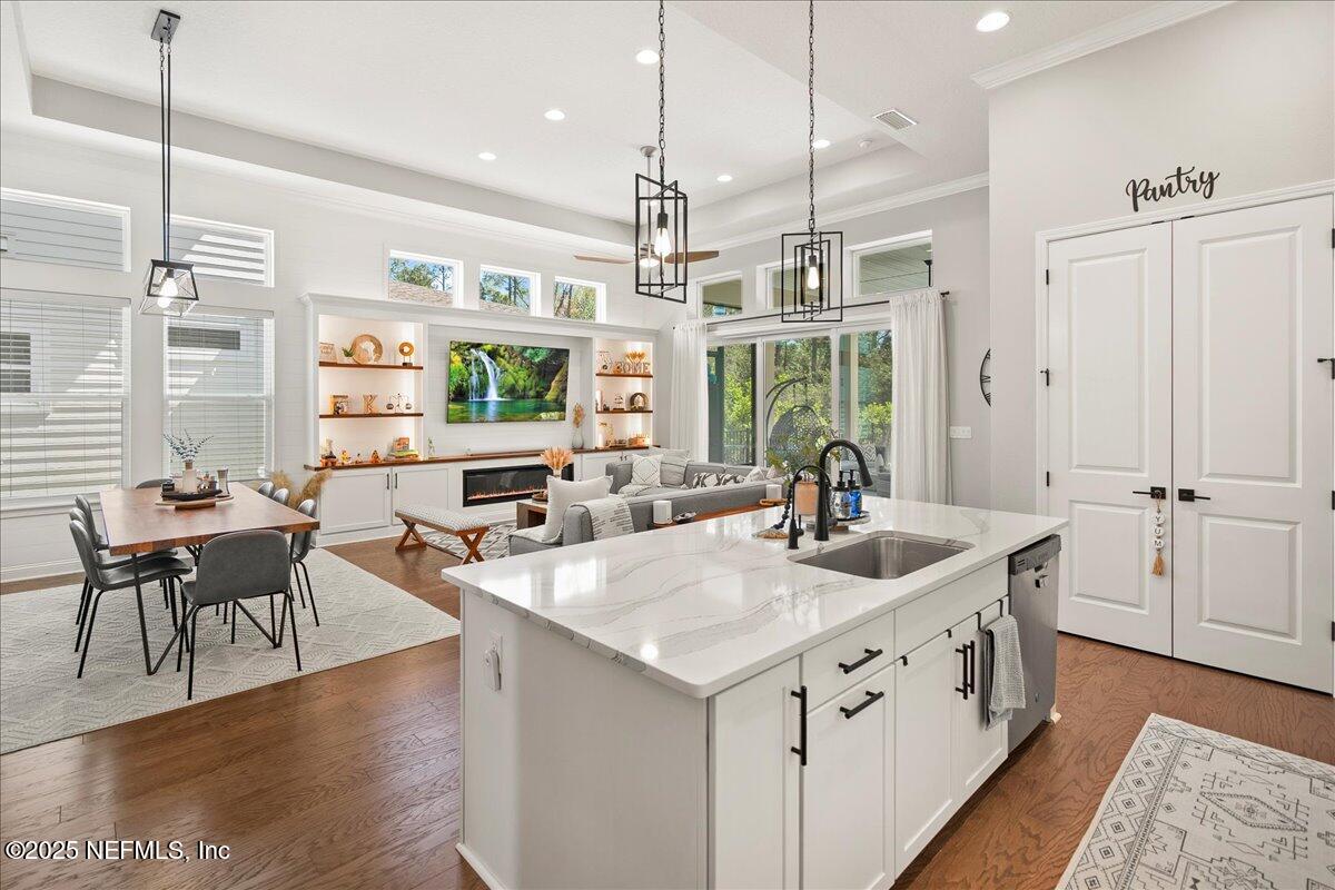 470 PARKBLUFF Circle