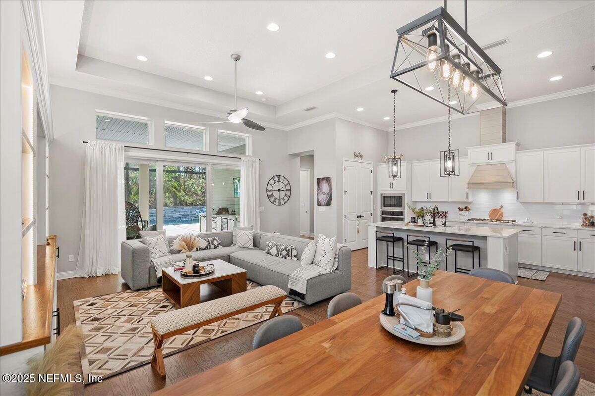 470 PARKBLUFF Circle