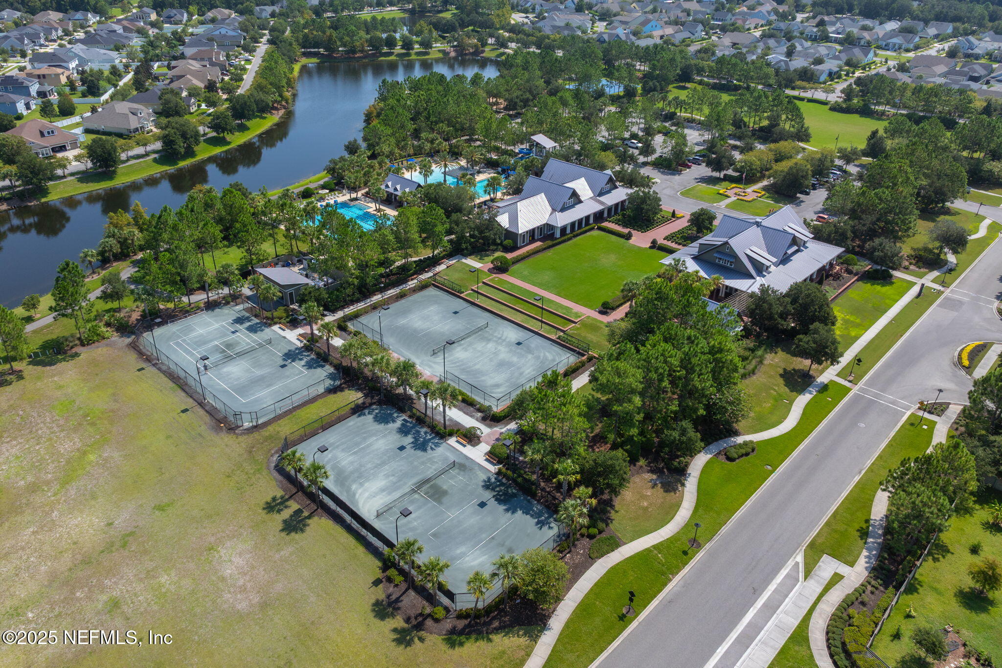 561 KENDALL CROSSING Drive, St. Johns