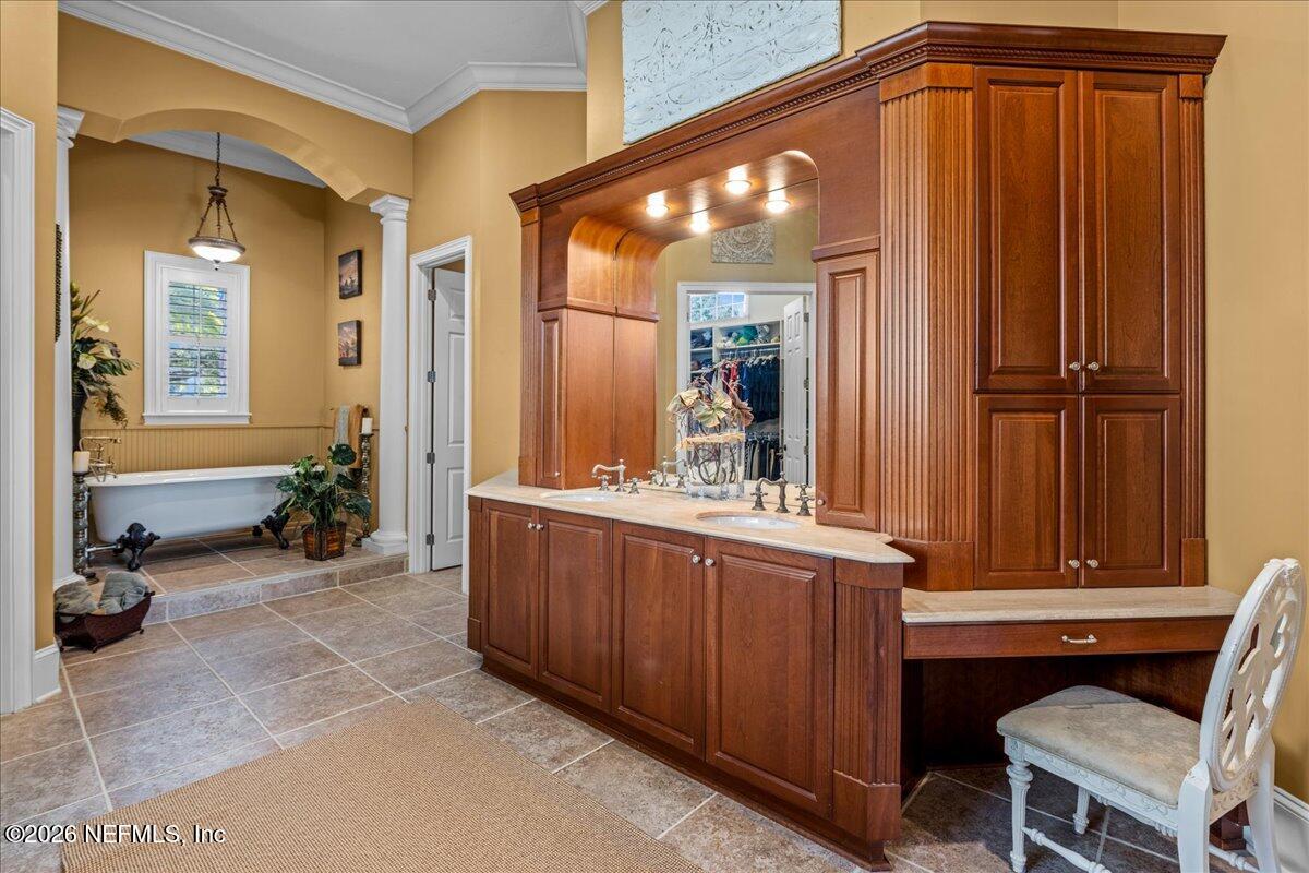 1170 REGISTRY Boulevard, St. Augustine