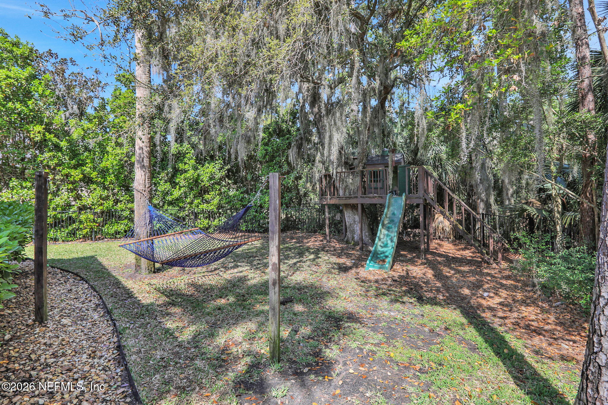 112 BENT PINE Court