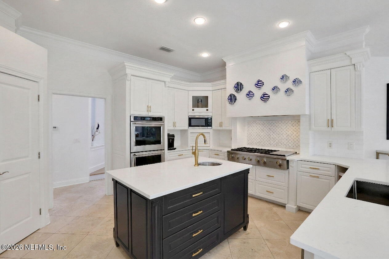 112 BENT PINE Court