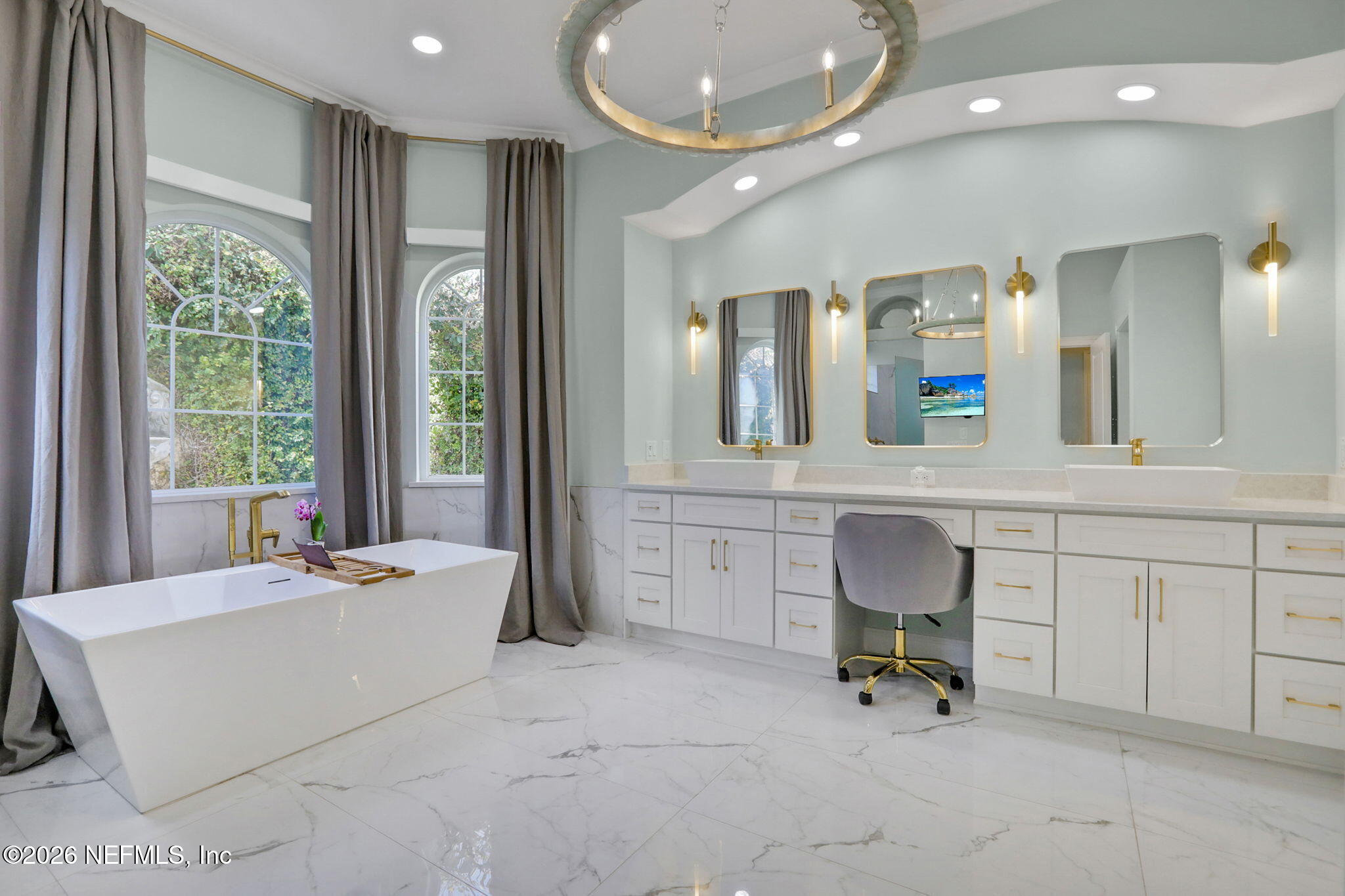 112 BENT PINE Court
