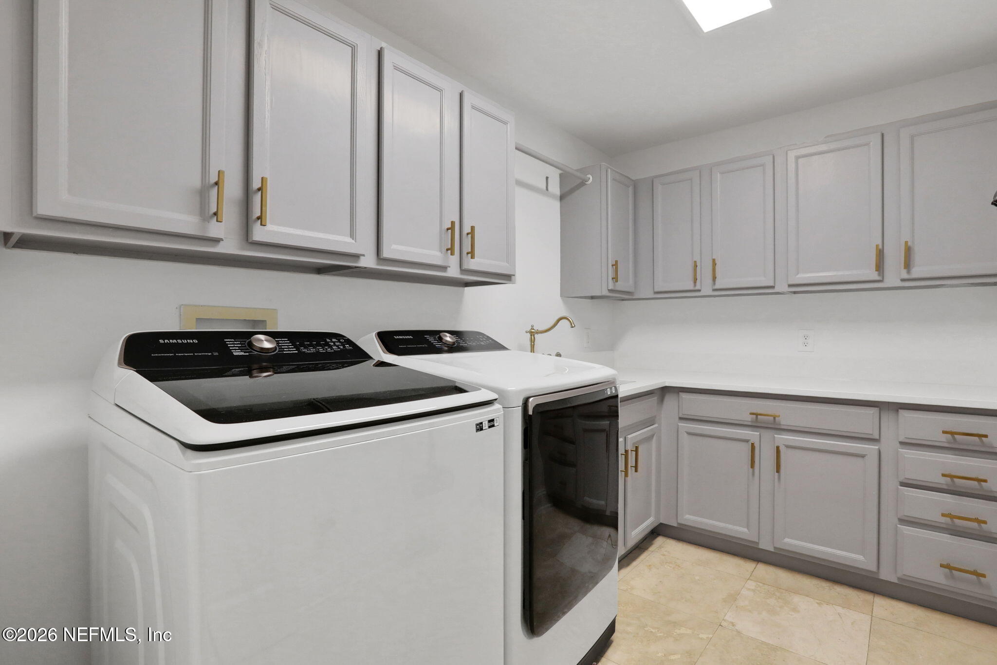 112 BENT PINE Court