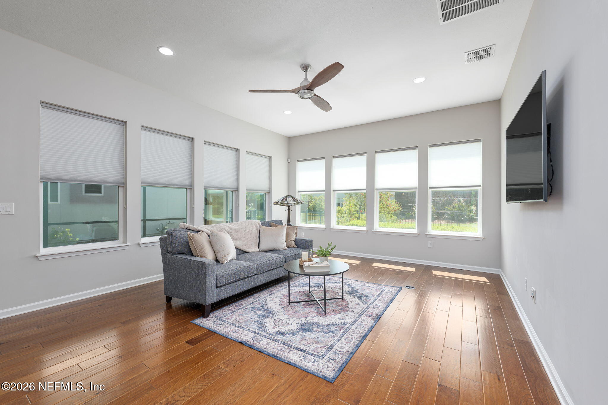 52 DYER Court