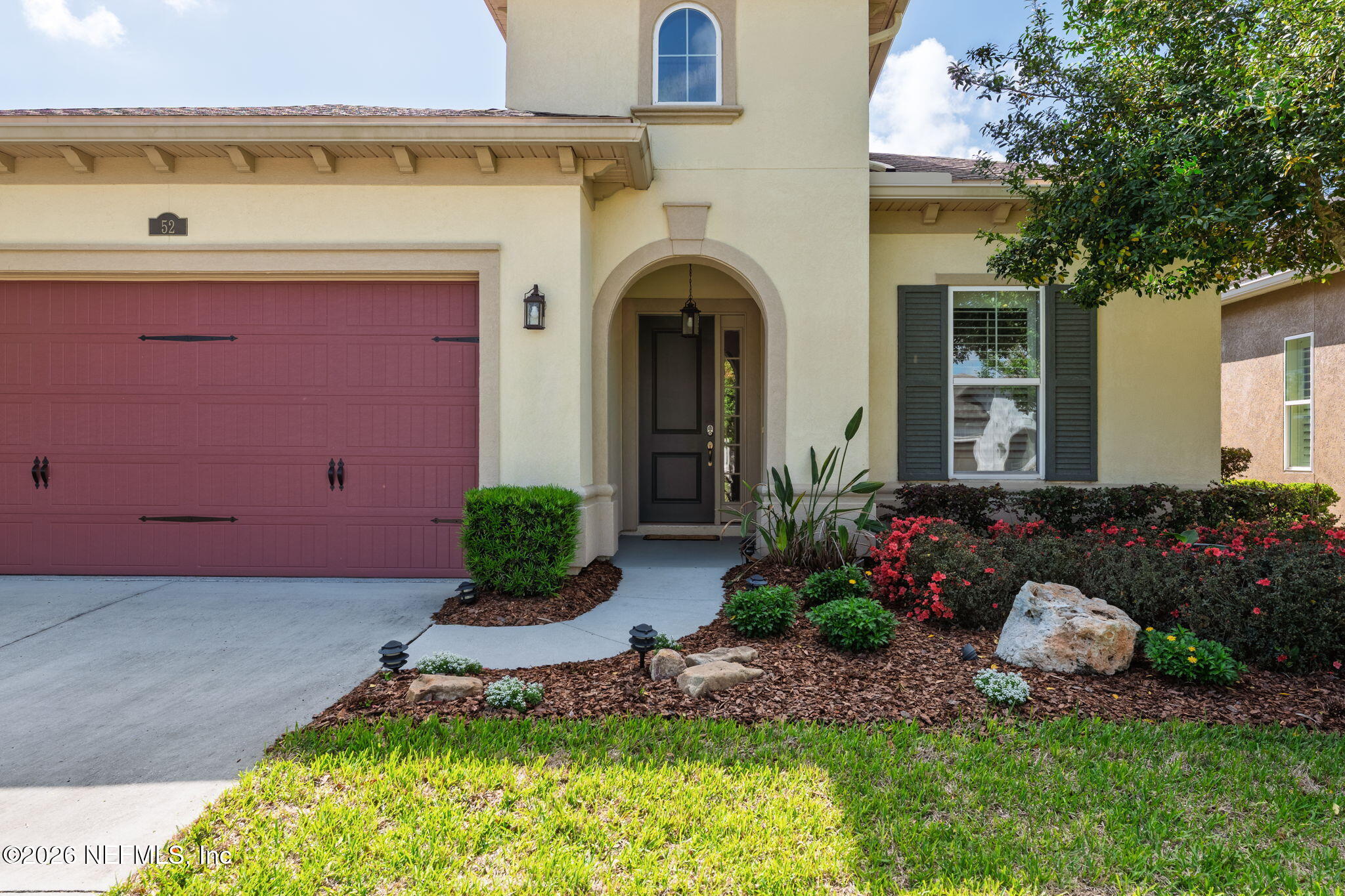 52 DYER Court