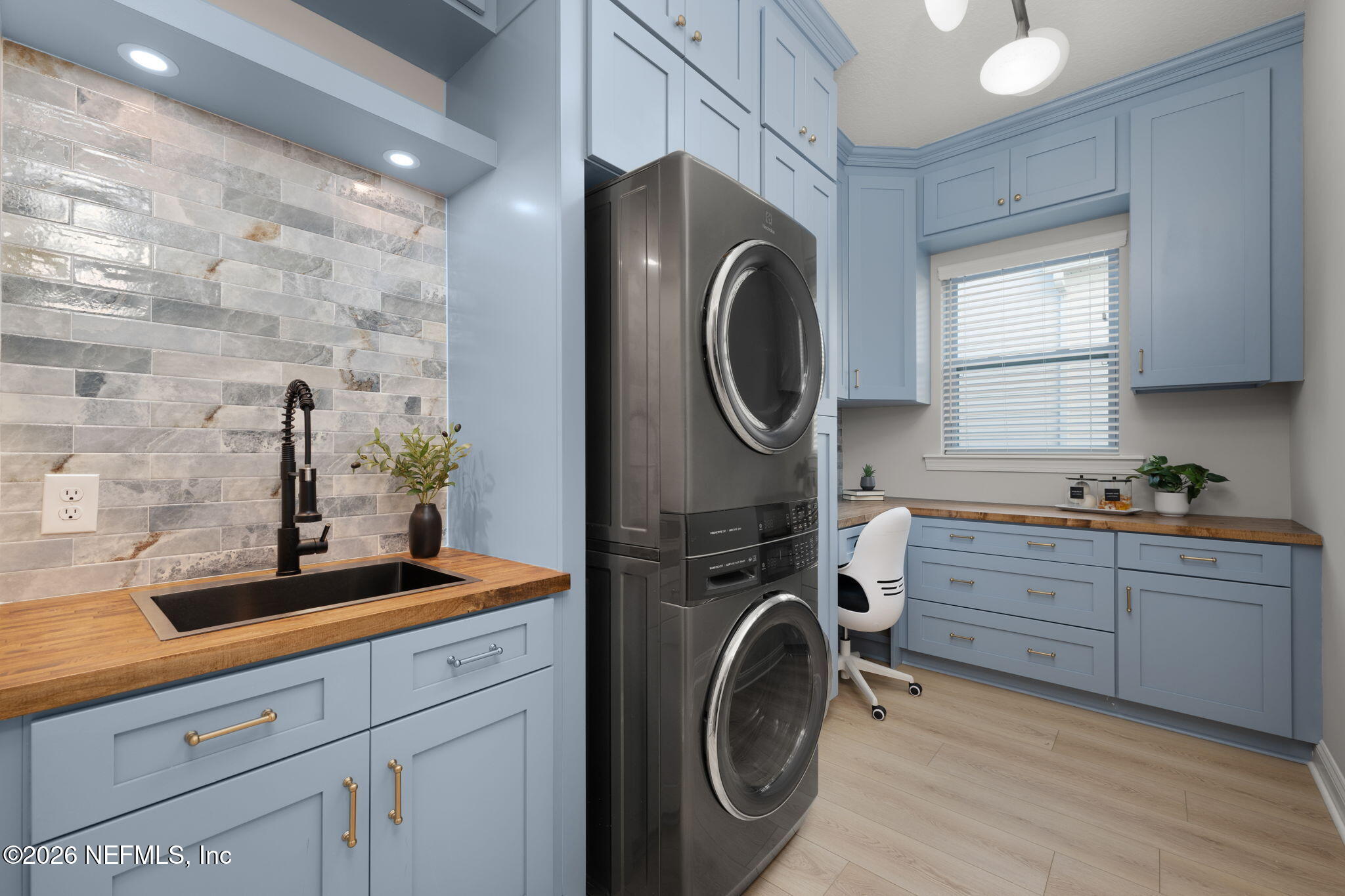 473 PARKBLUFF Circle