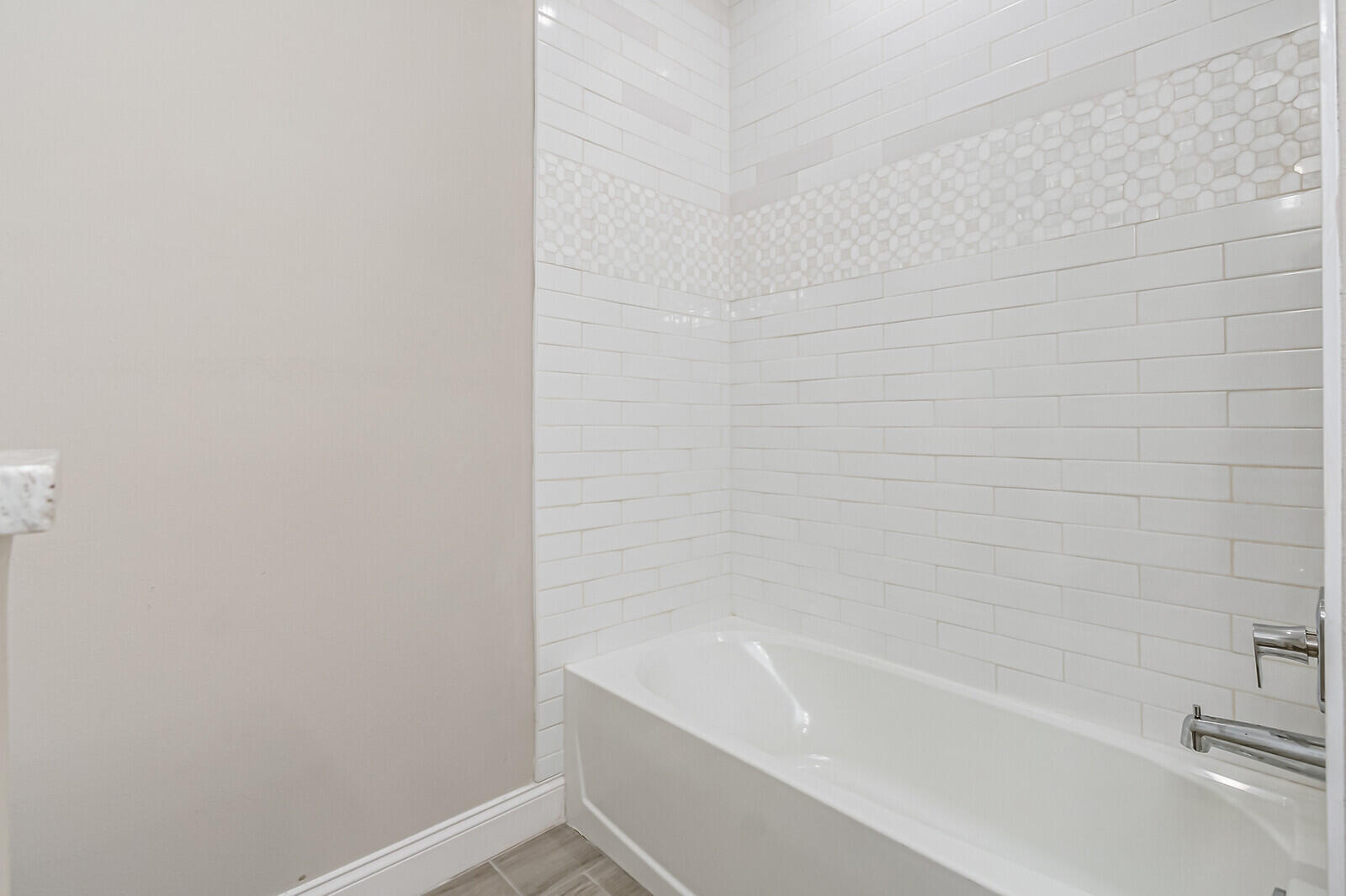 971 Dorchester Road NW