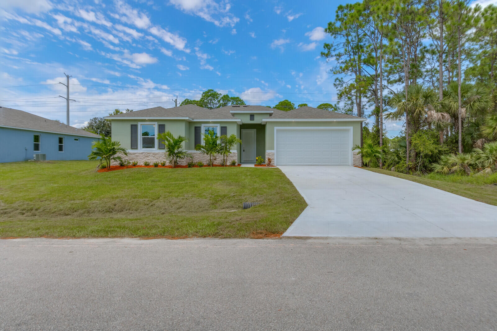 971 Dorchester Road NW