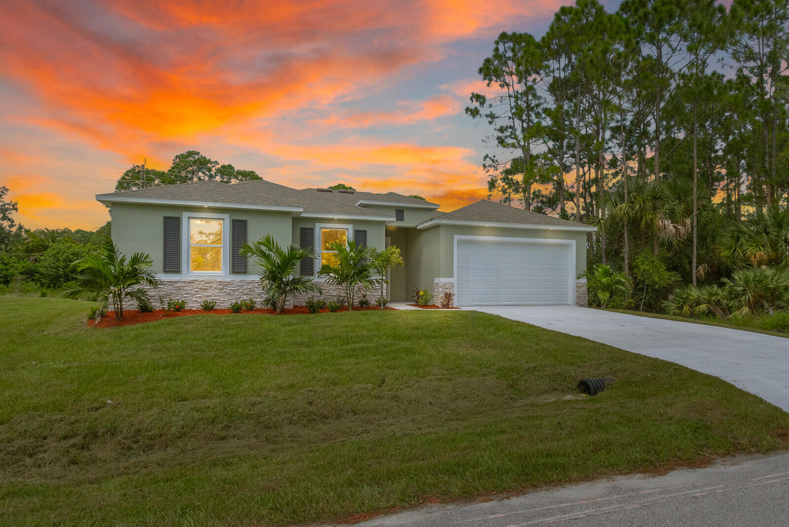 971 Dorchester Road NW