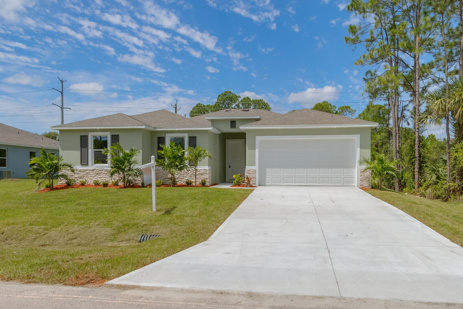 971 Dorchester Road NW