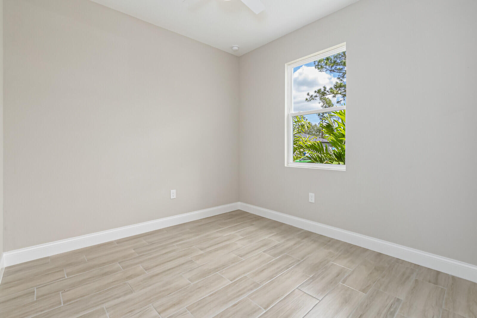 971 Dorchester Road NW