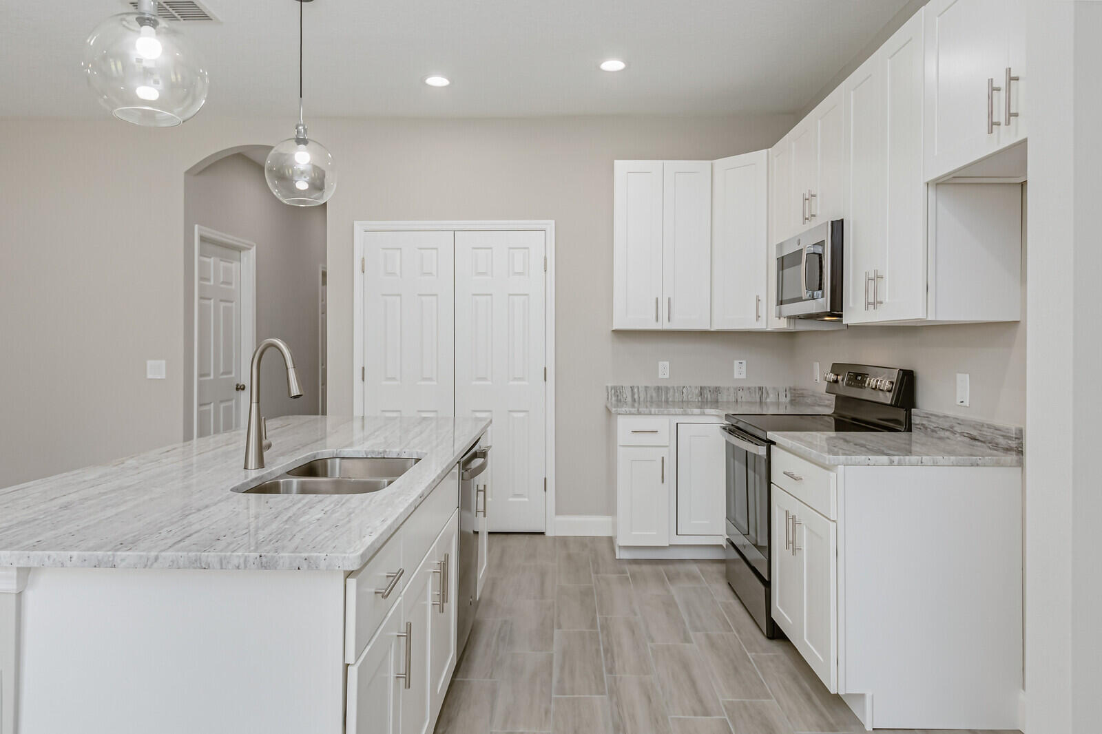 971 Dorchester Road NW