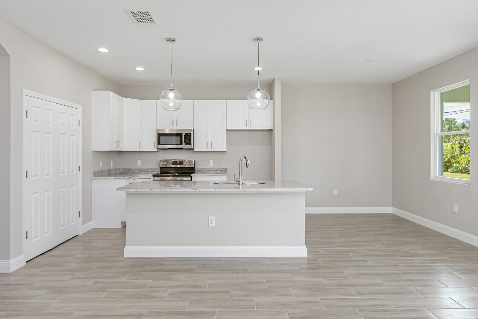 971 Dorchester Road NW