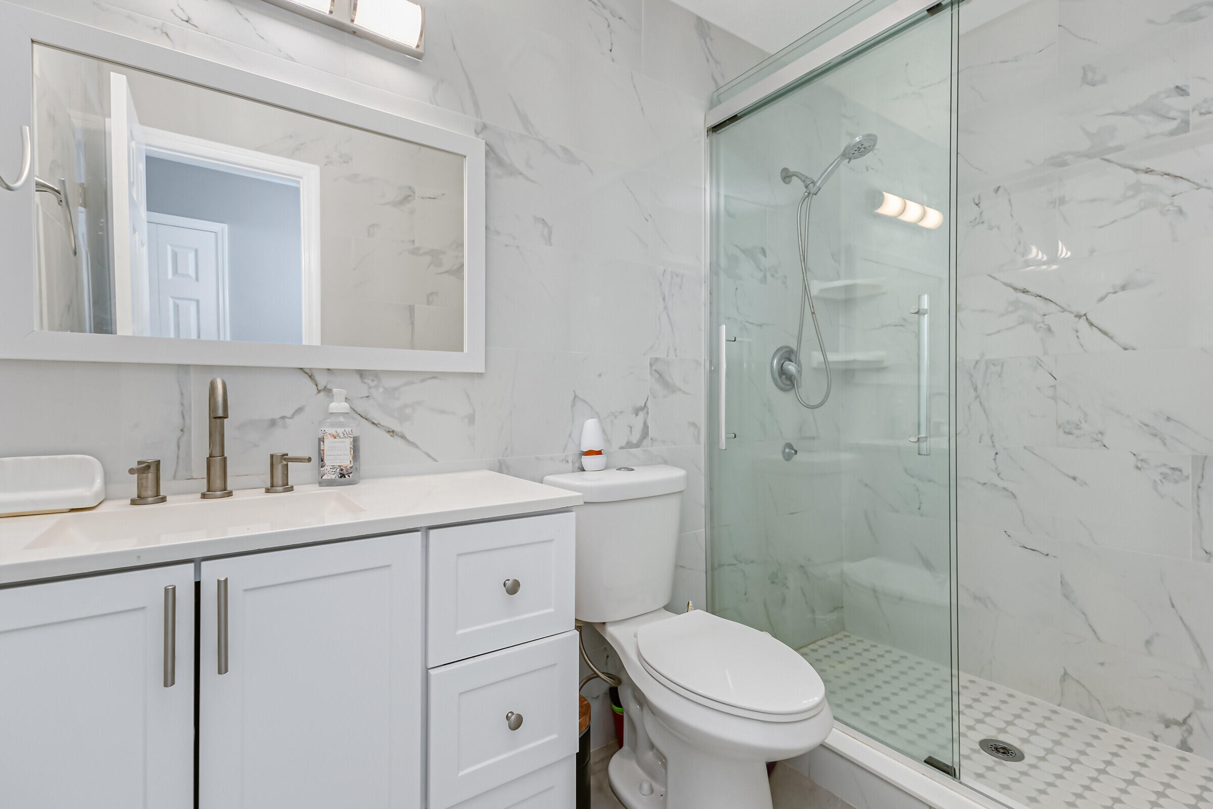 823 Beacon Street NW