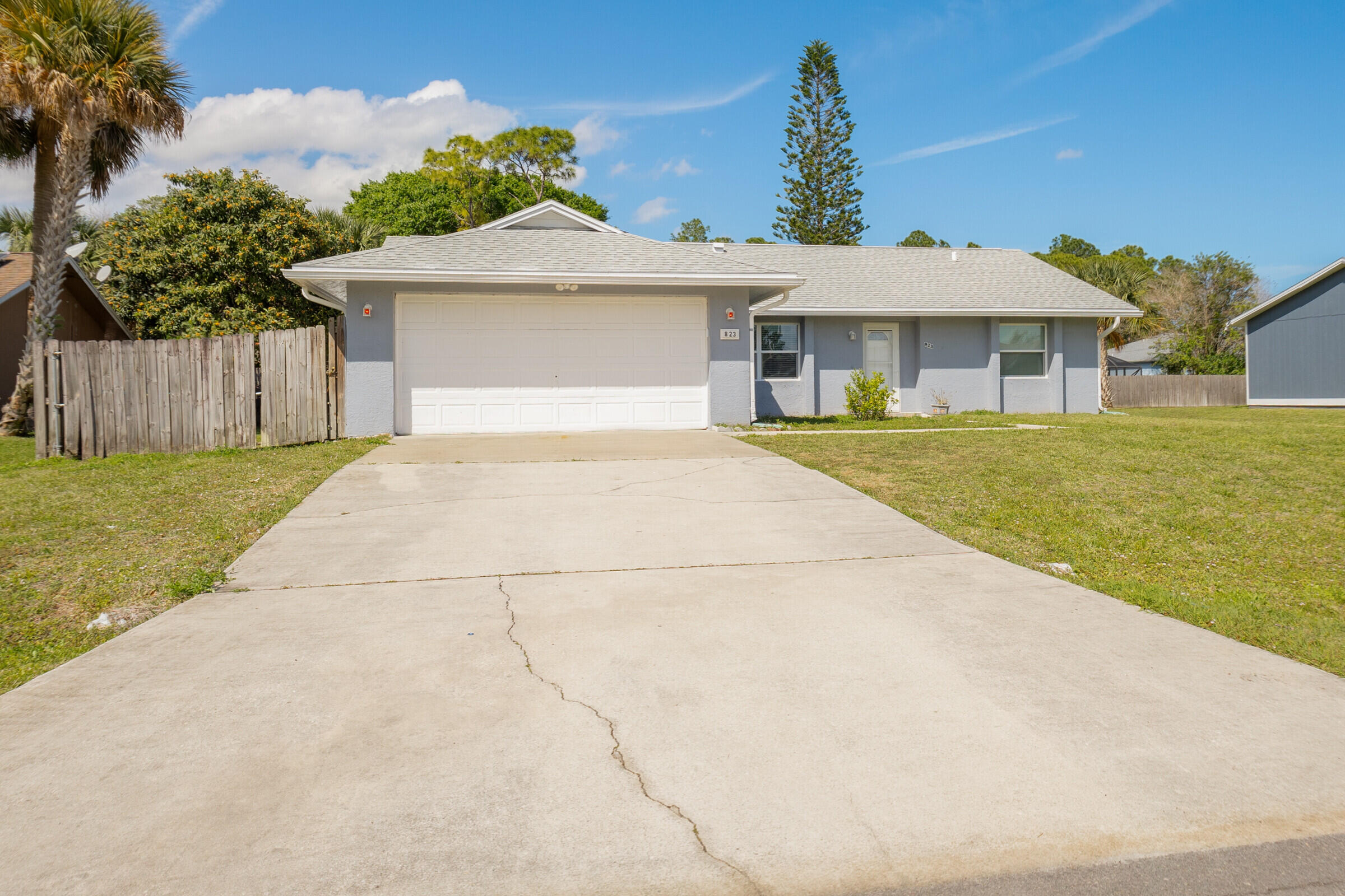 823 Beacon Street NW