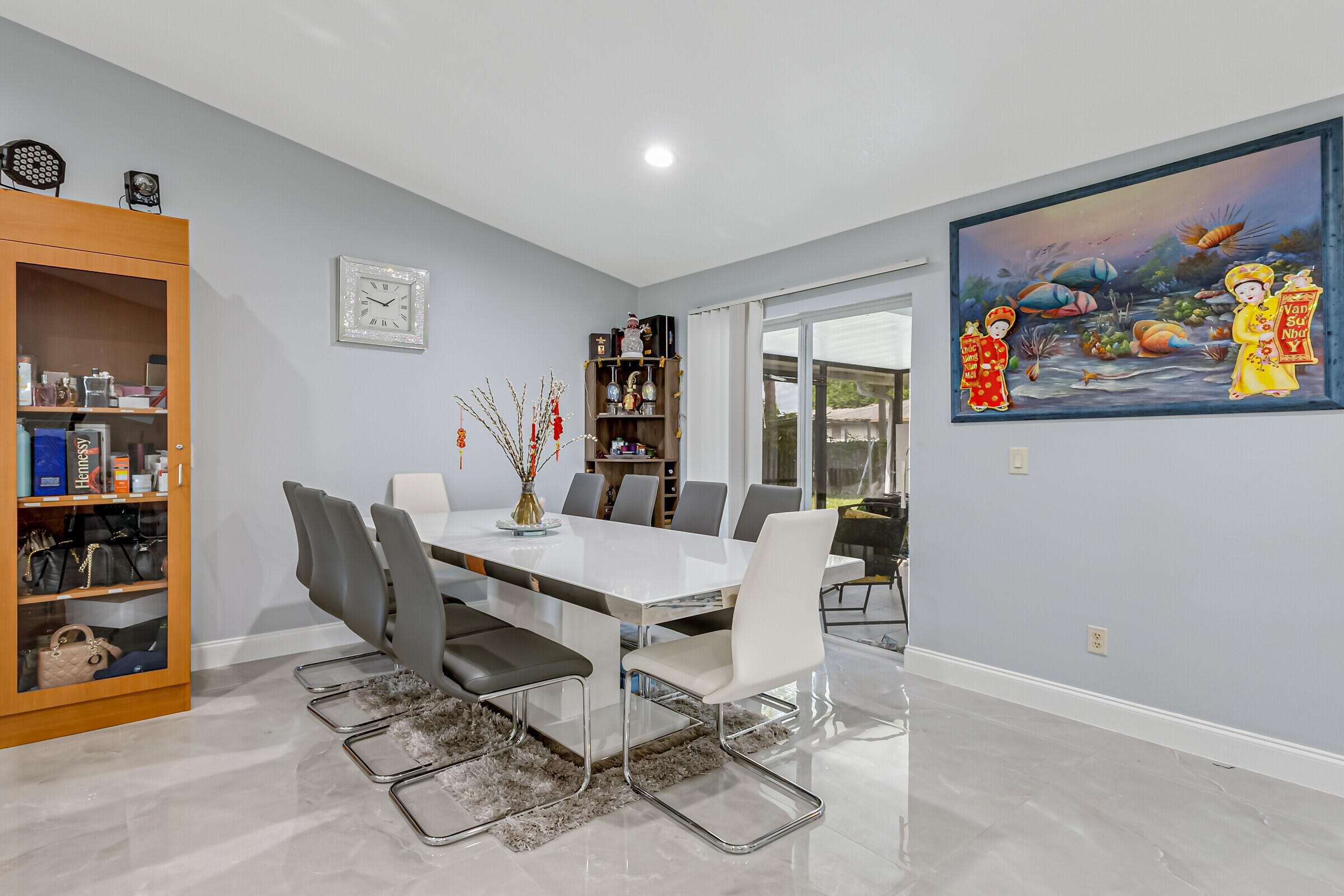 823 Beacon Street NW