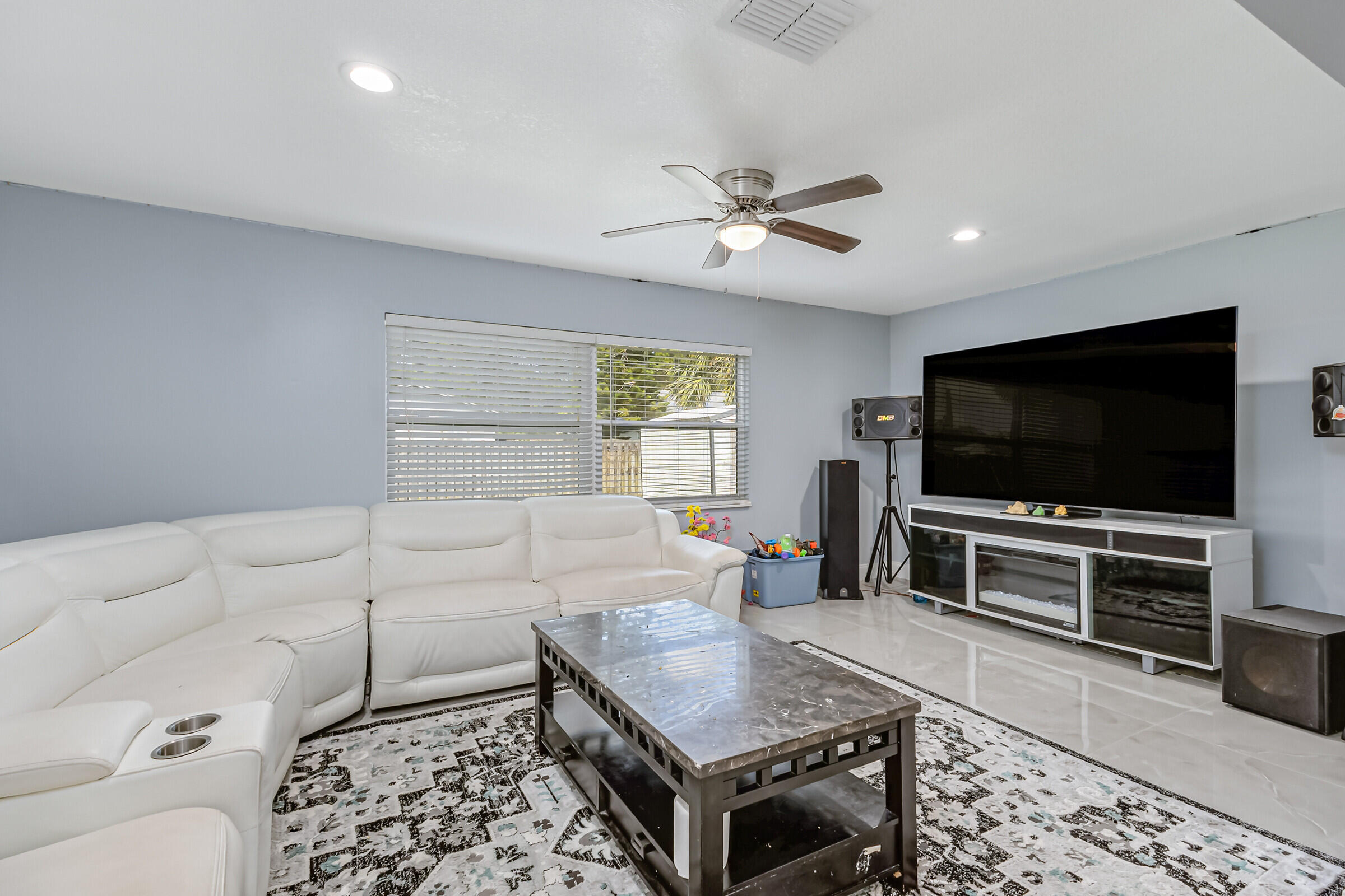 823 Beacon Street NW