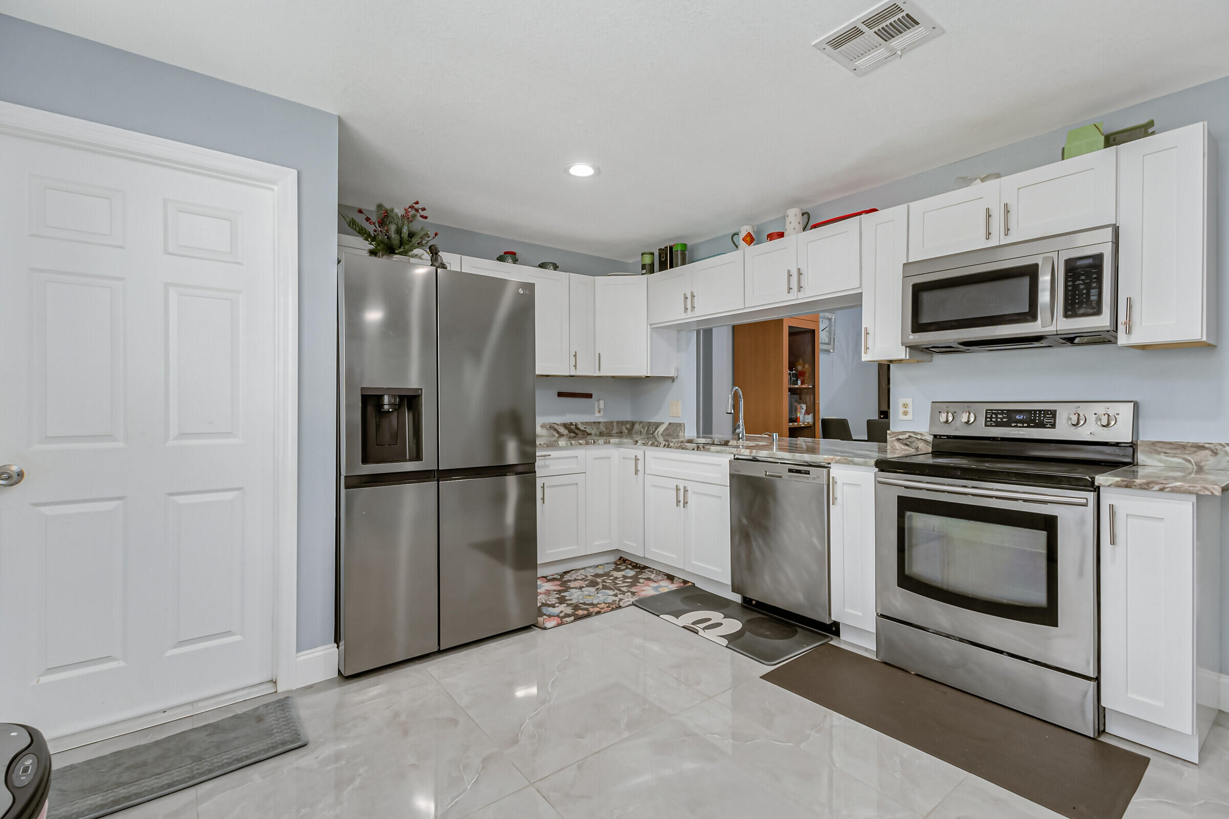 823 Beacon Street NW