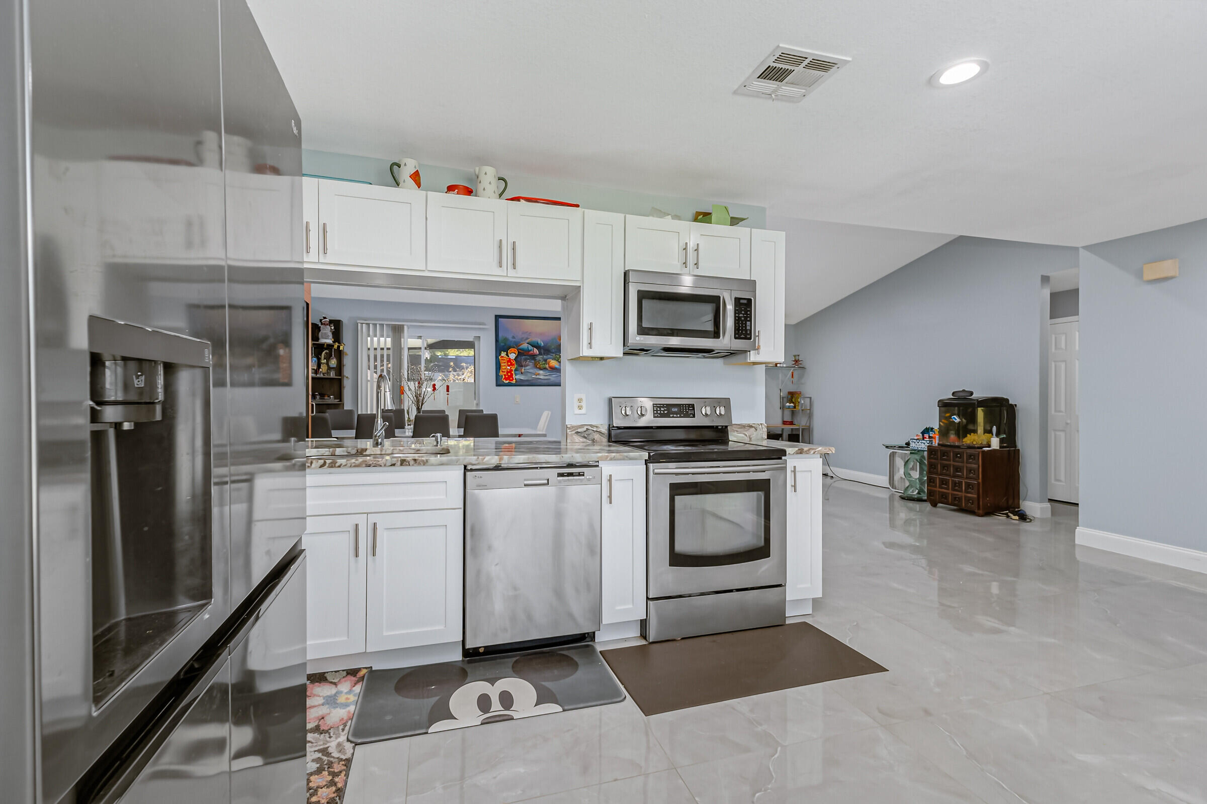 823 Beacon Street NW