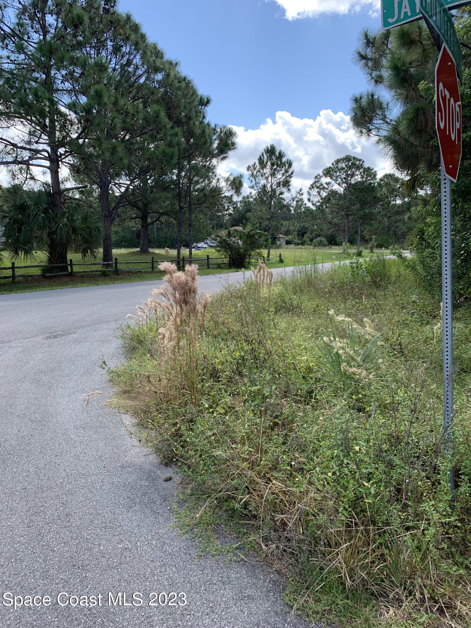 1834 Jayhawk Court NW