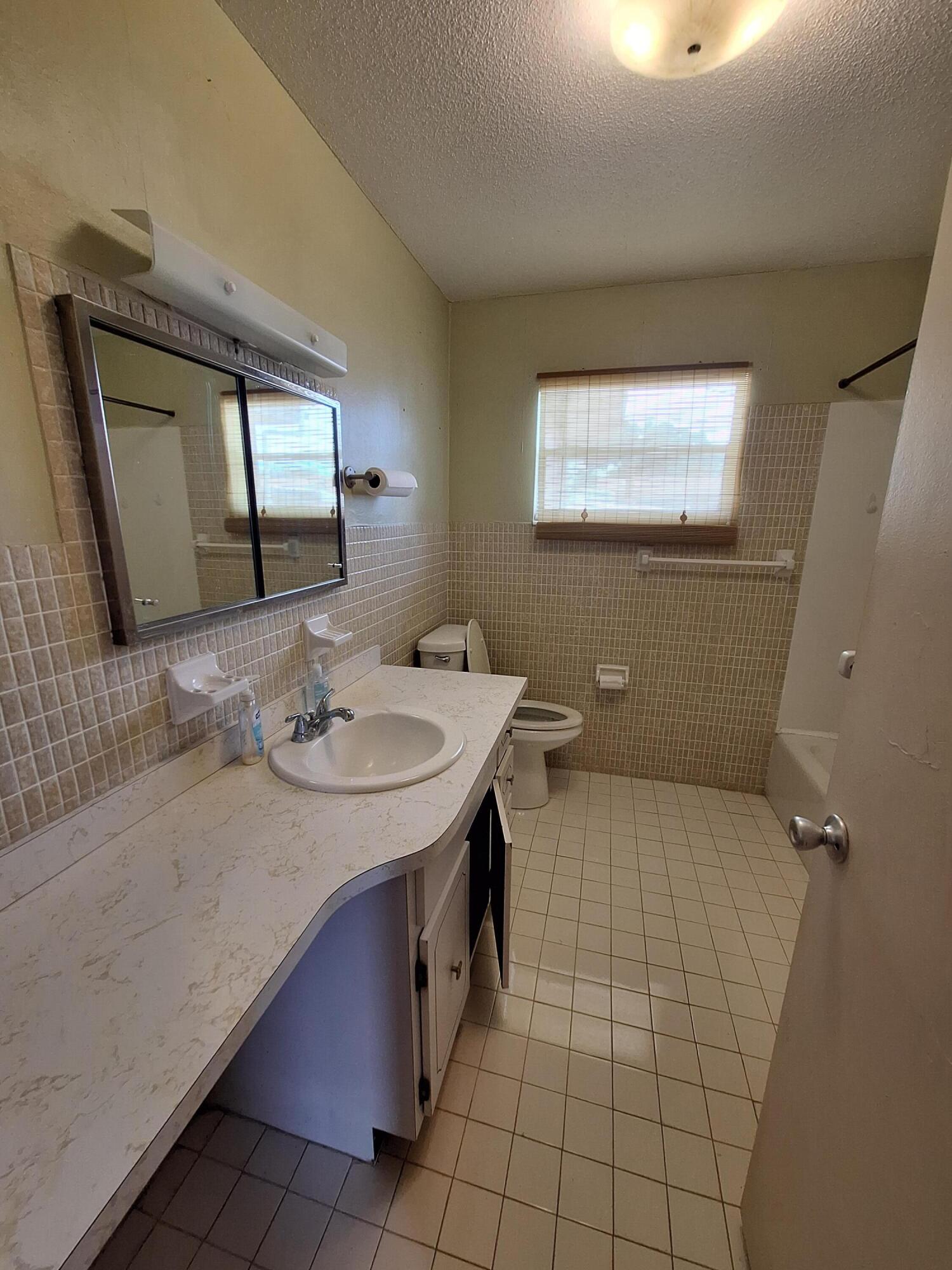 1108 Vineland Street