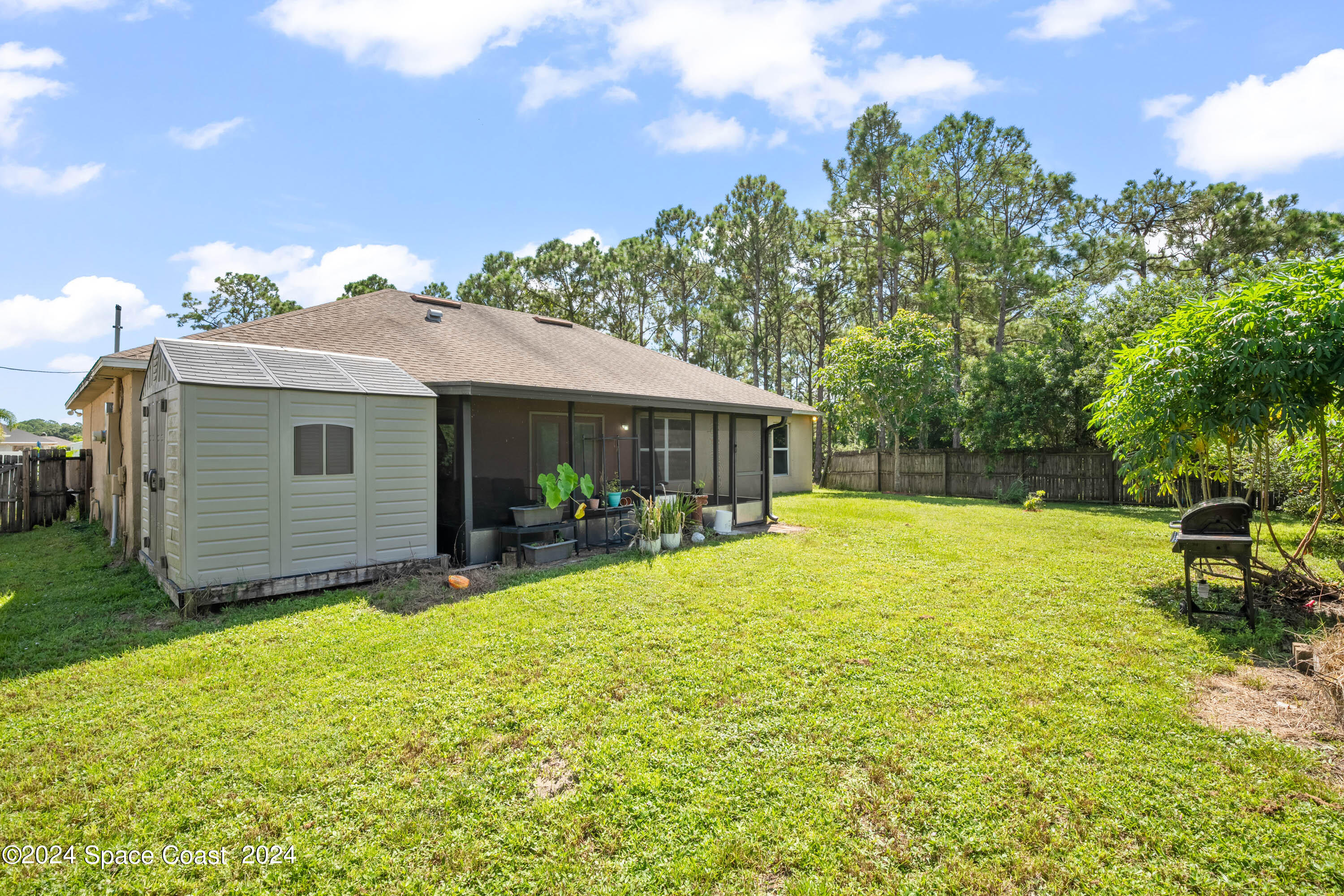 290 Gertrude Avenue SW