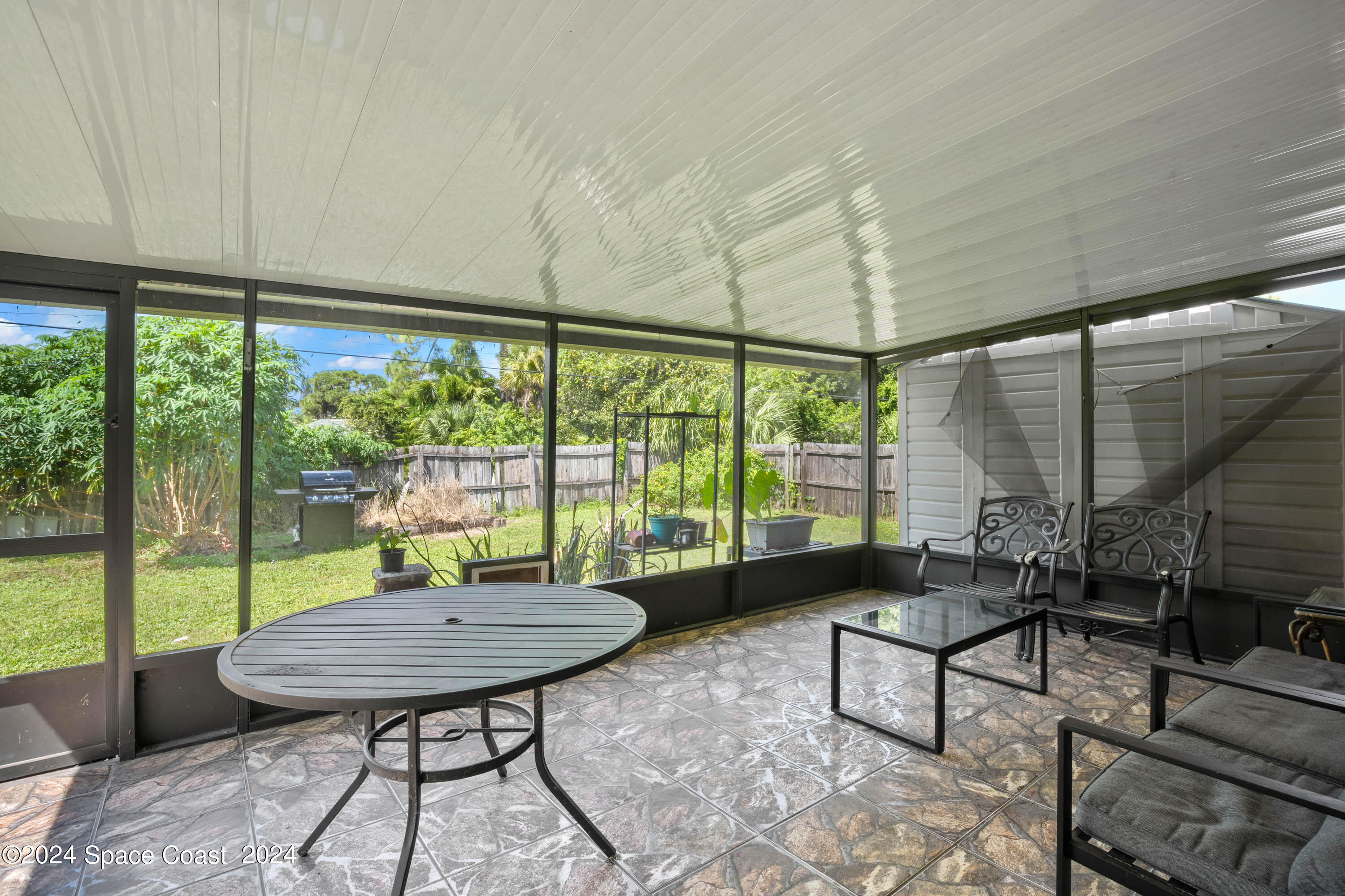 290 Gertrude Avenue SW