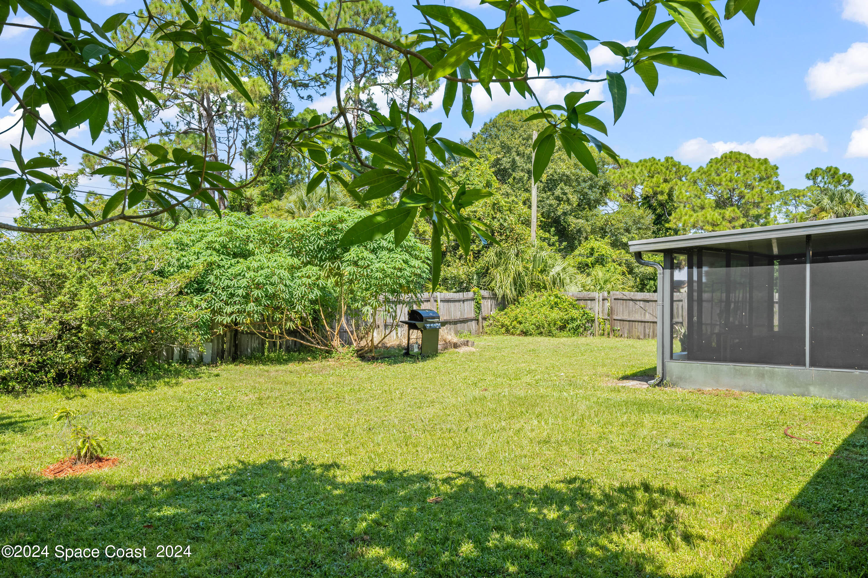 290 Gertrude Avenue SW