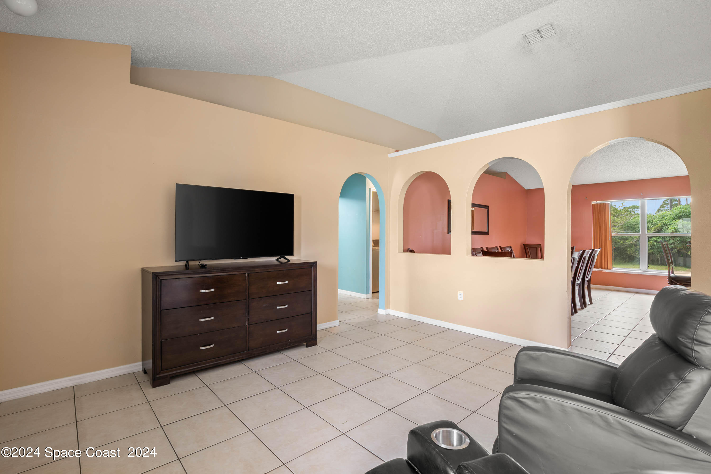 290 Gertrude Avenue SW