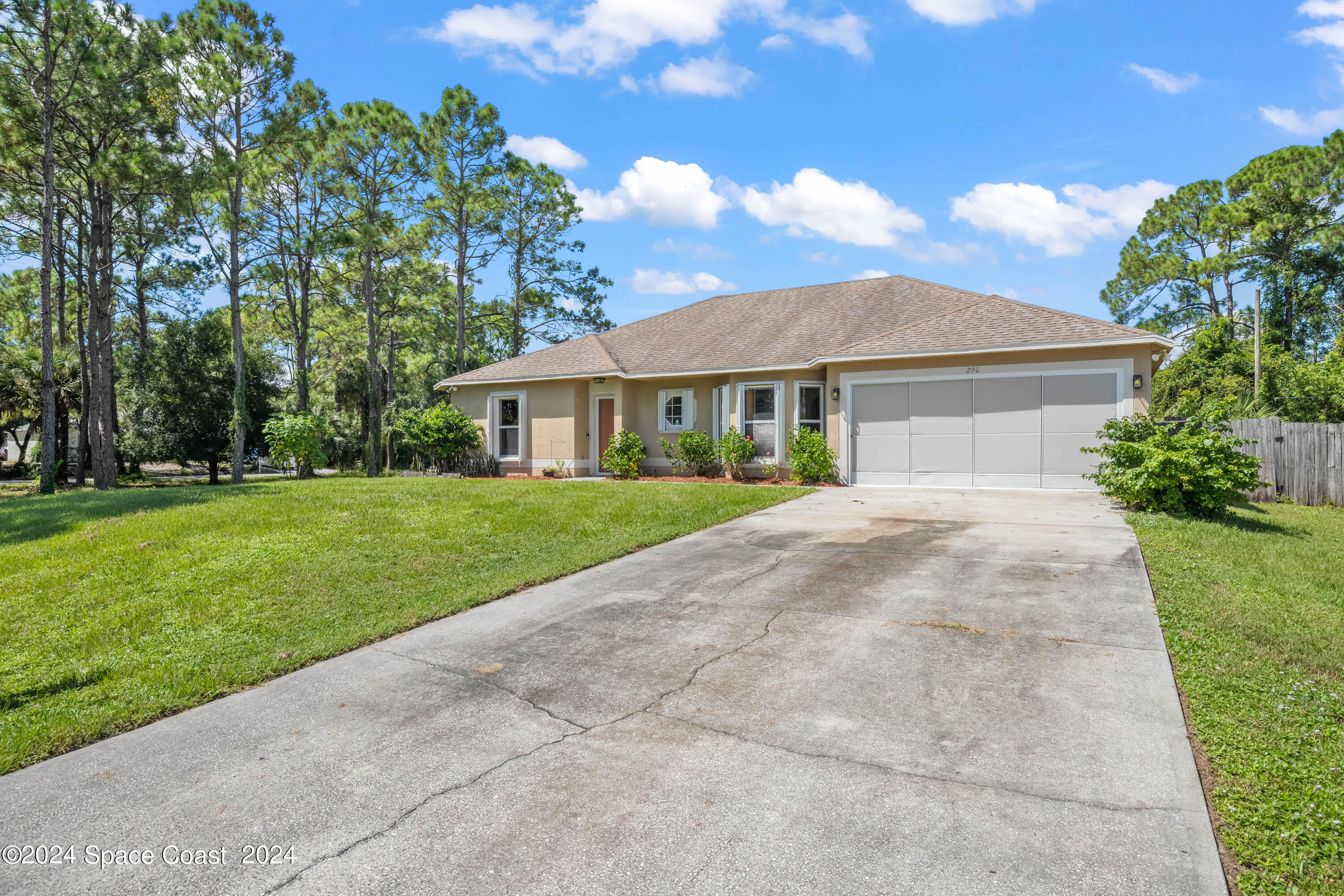 290 Gertrude Avenue SW