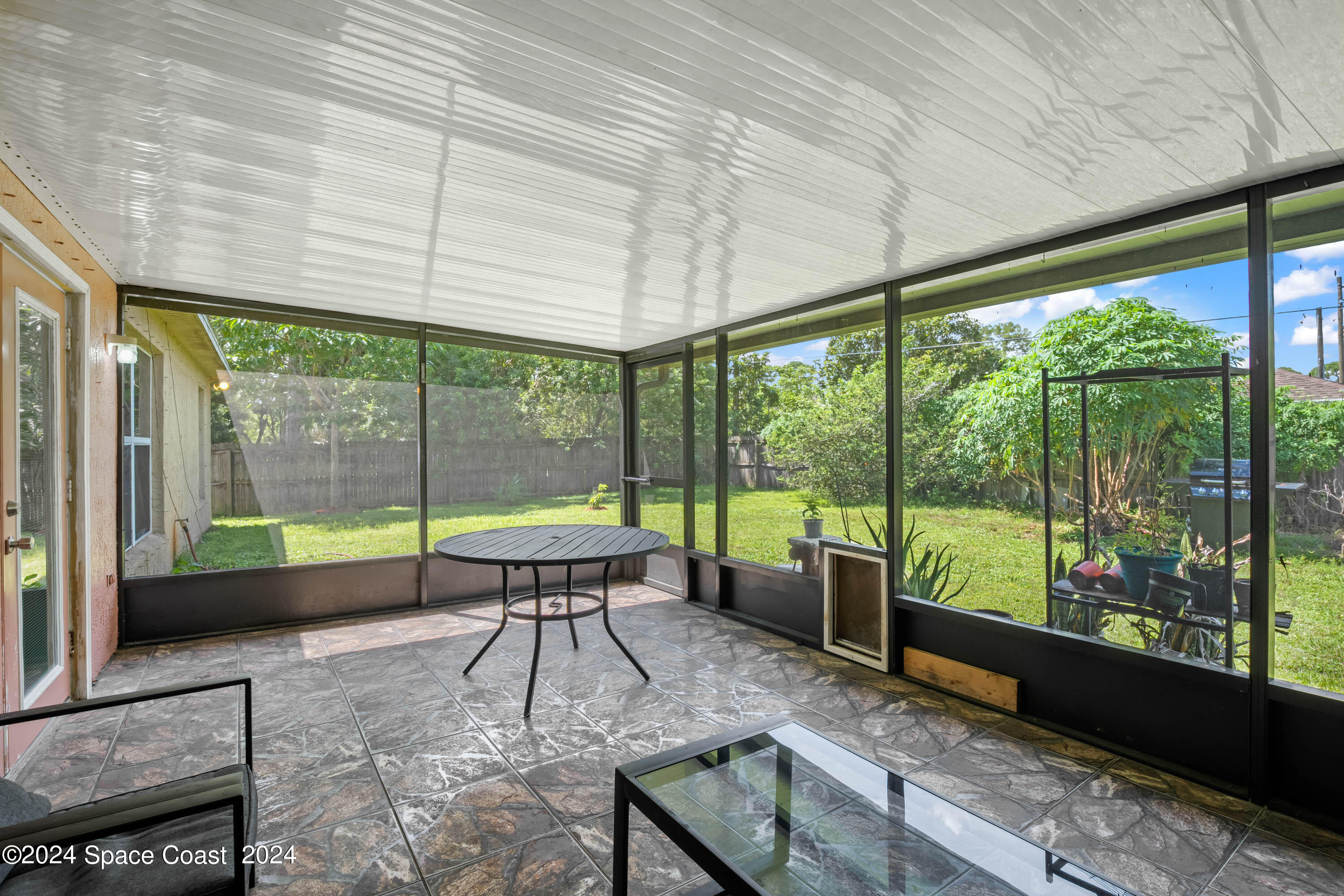 290 Gertrude Avenue SW