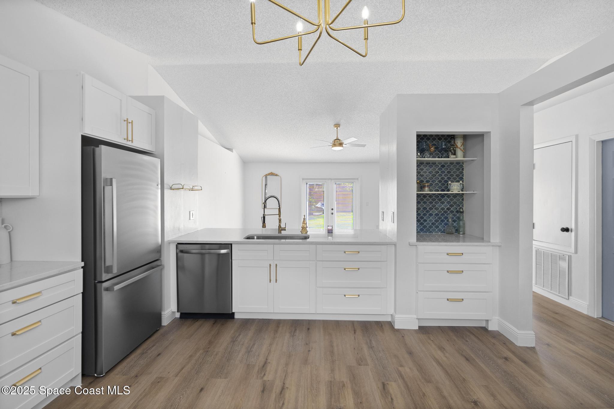 4315 Curtis Boulevard