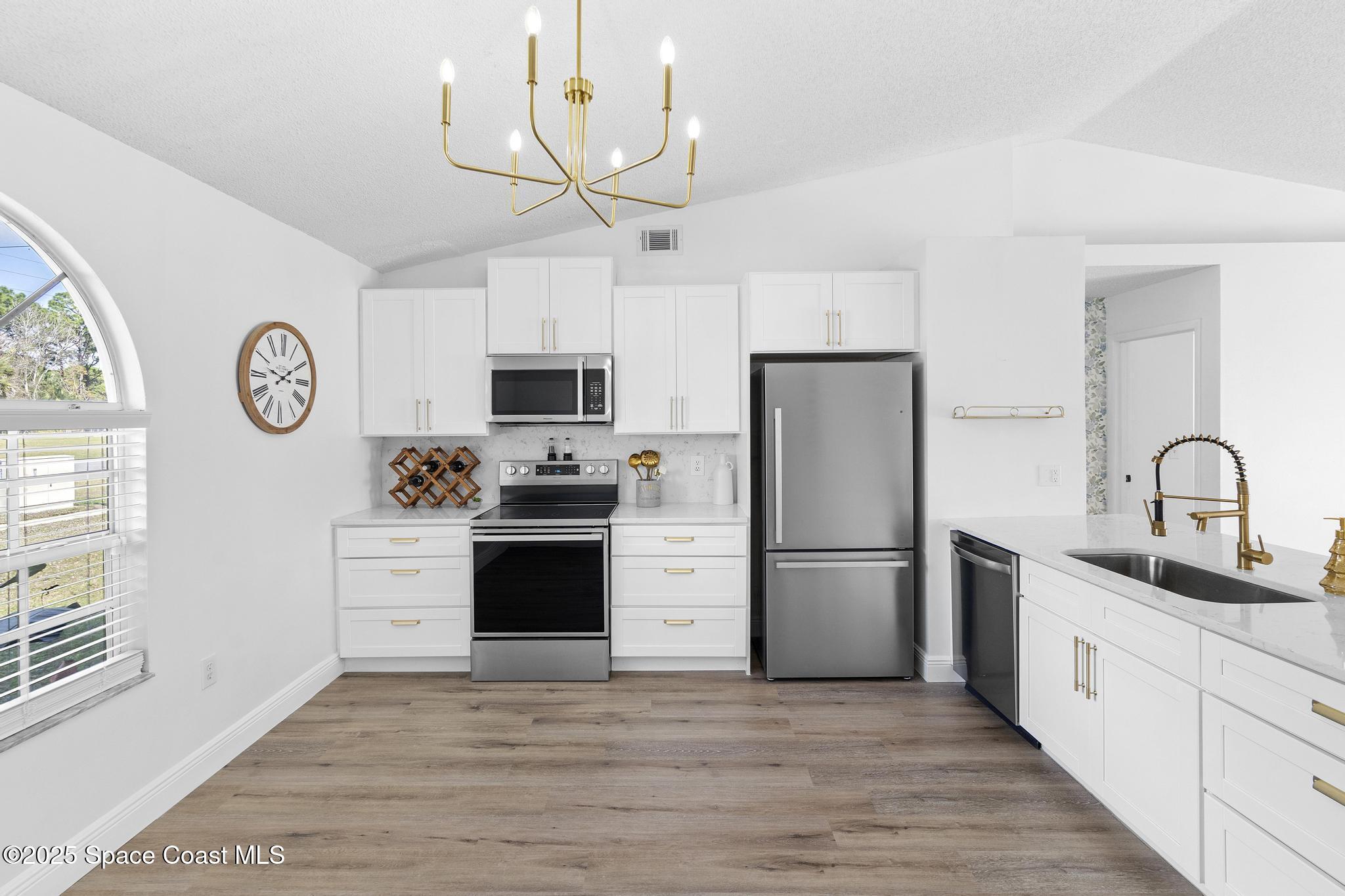 4315 Curtis Boulevard