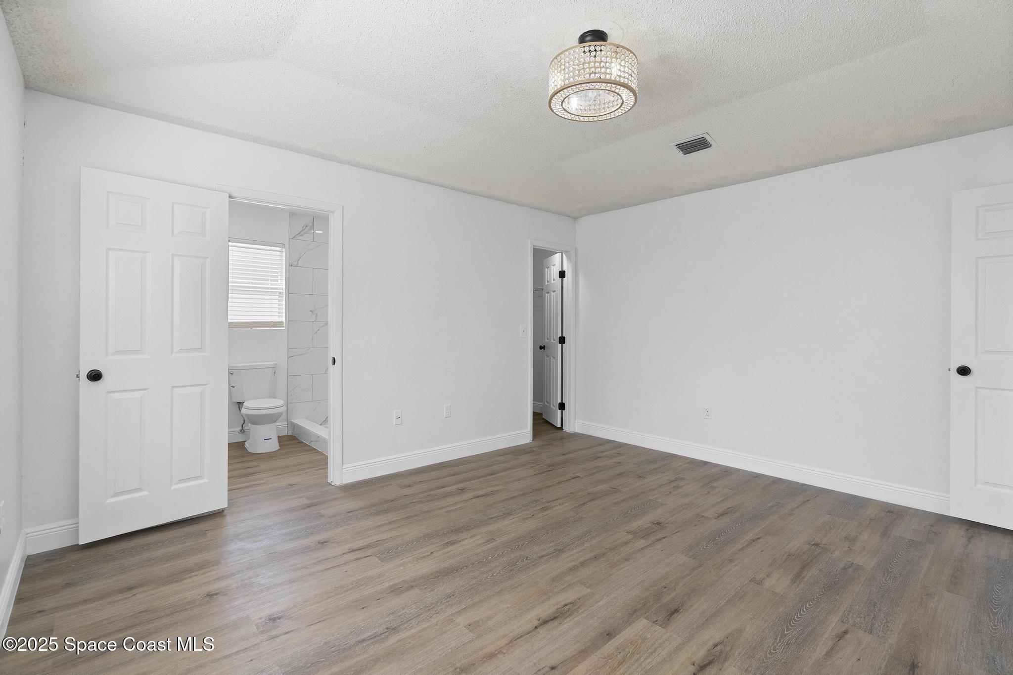 4315 Curtis Boulevard