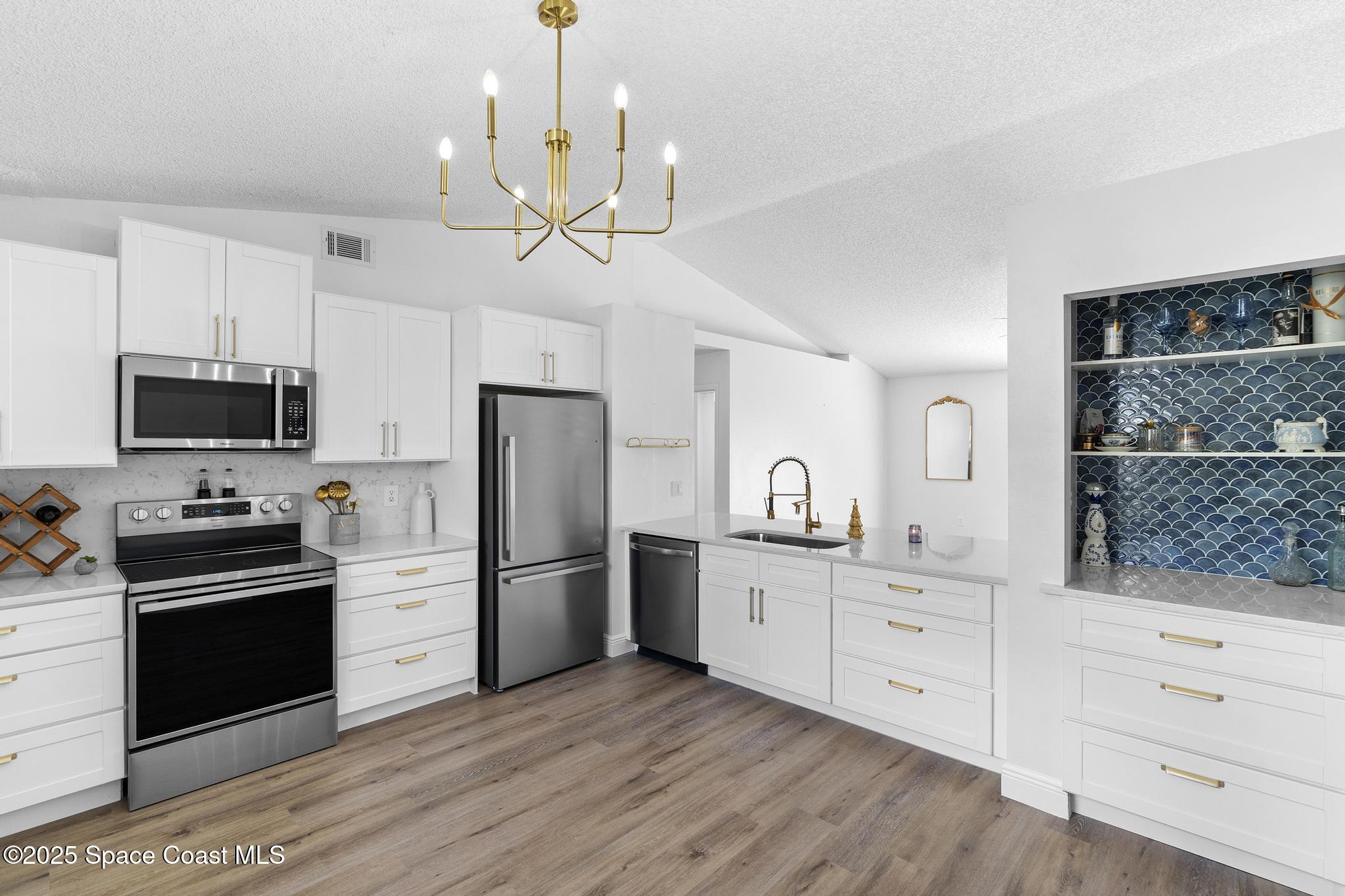 4315 Curtis Boulevard