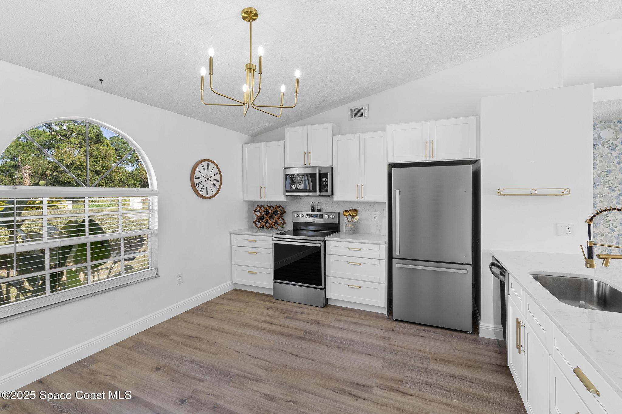 4315 Curtis Boulevard