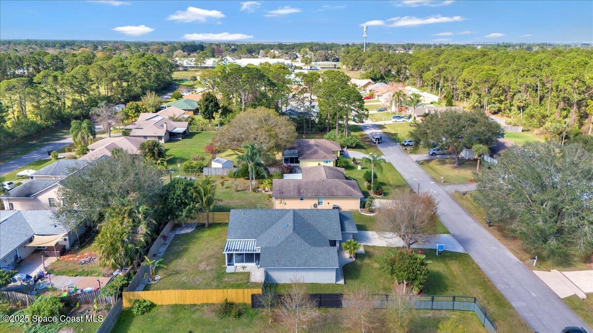 1406 Kaslo Circle NW