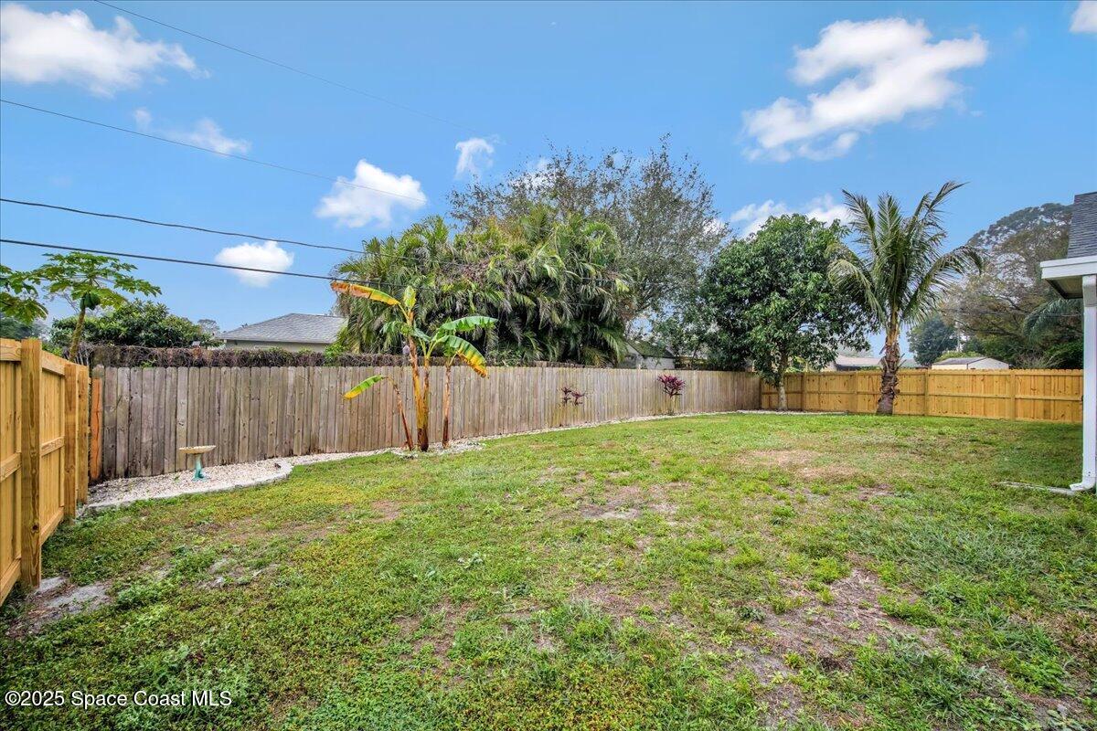 1406 Kaslo Circle NW