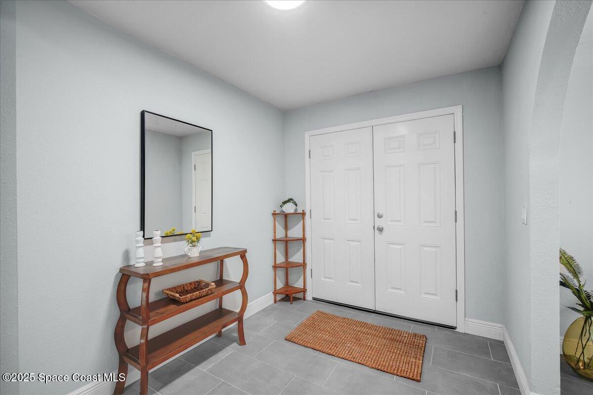 1406 Kaslo Circle NW