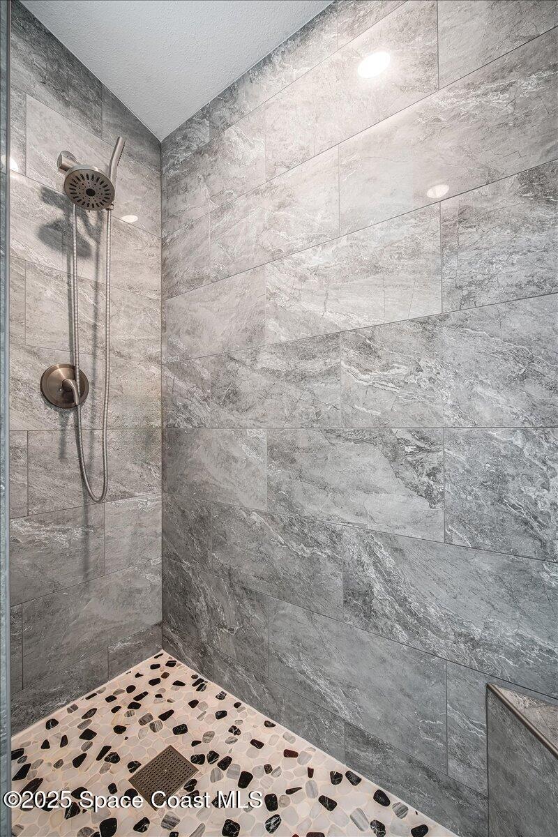 1406 Kaslo Circle NW