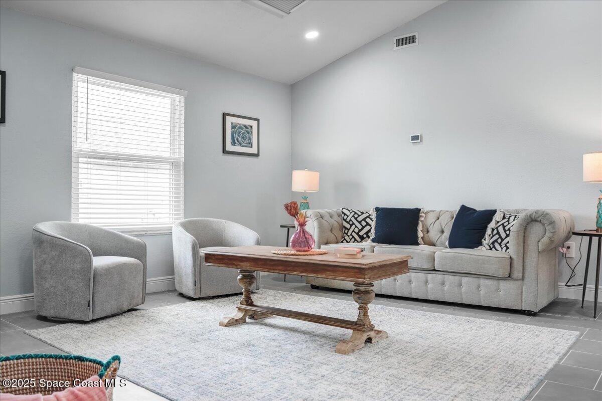 1406 Kaslo Circle NW