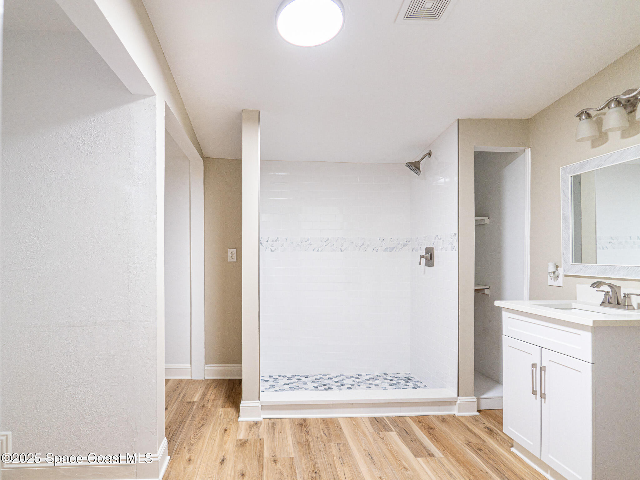 1229 Deneece Terrace